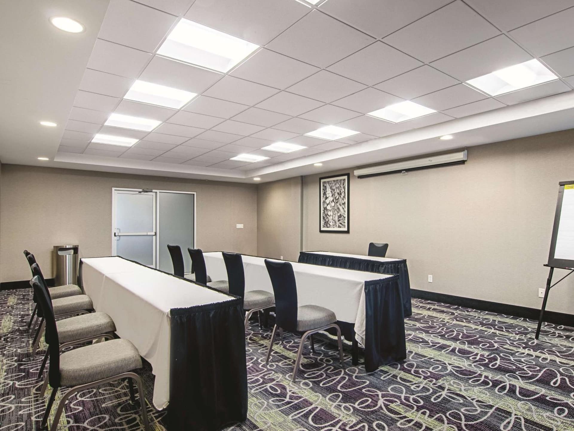 La Quinta Inn & Suites by Wyndham Denver Airport DIA gallery photo in Denver, CO — image 48