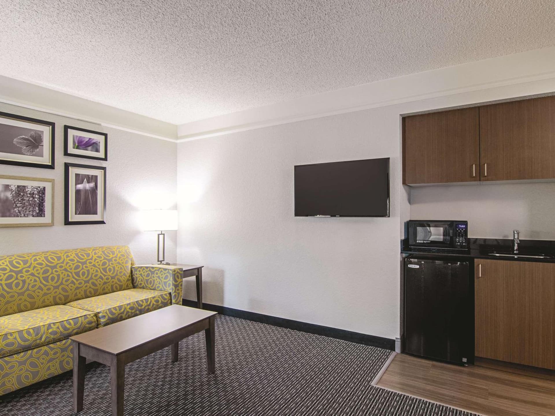 La Quinta Inn & Suites by Wyndham Denver Airport DIA gallery photo in Denver, CO — image 43