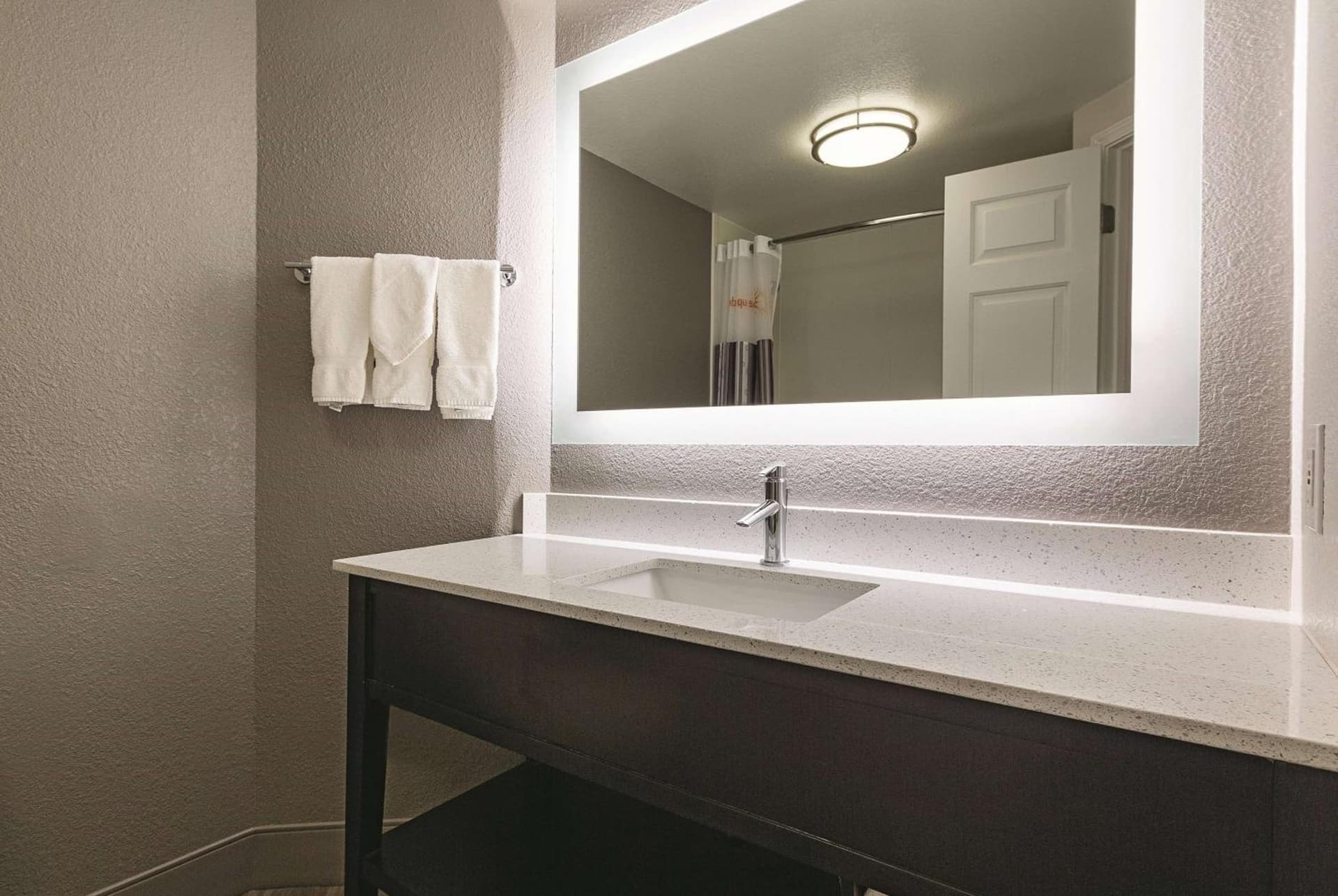 La Quinta by Wyndham Dallas Plano West gallery photo in Plano, TX — image 29