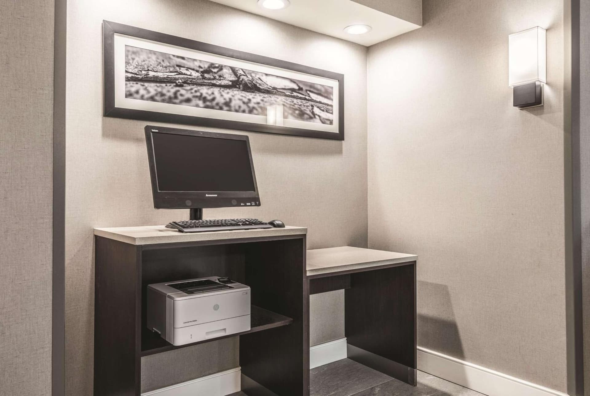 La Quinta by Wyndham Orlando Lake Mary gallery photo in Lake Mary, FL — image 10