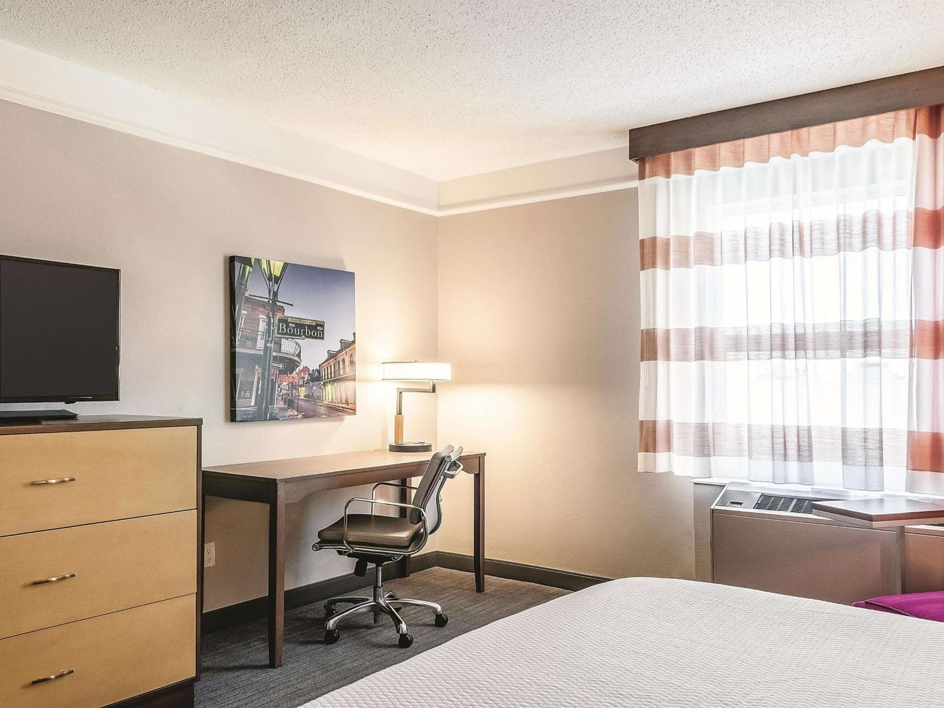 La Quinta Inn & Suites by Wyndham New Orleans Downtown gallery photo in New Orleans, LA — image 49