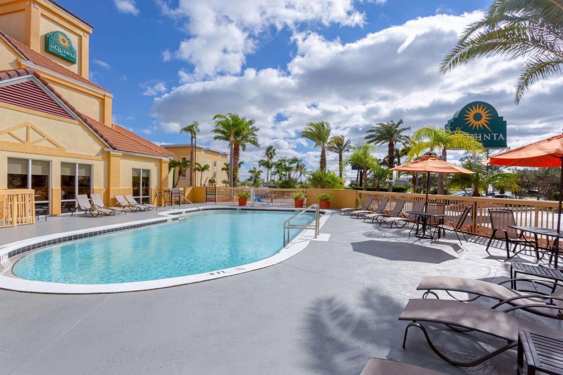 La Quinta by Wyndham Orlando Universal area - Free Shuttle to Universal gallery photo in Orlando, FL — image 23