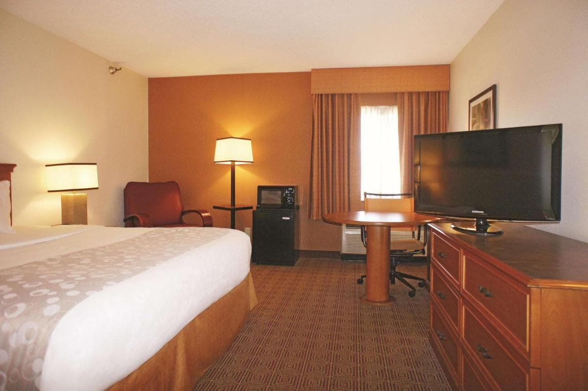 La Quinta Inn by Wyndham Kansas City North gallery photo in Kansas City, MO — image 7