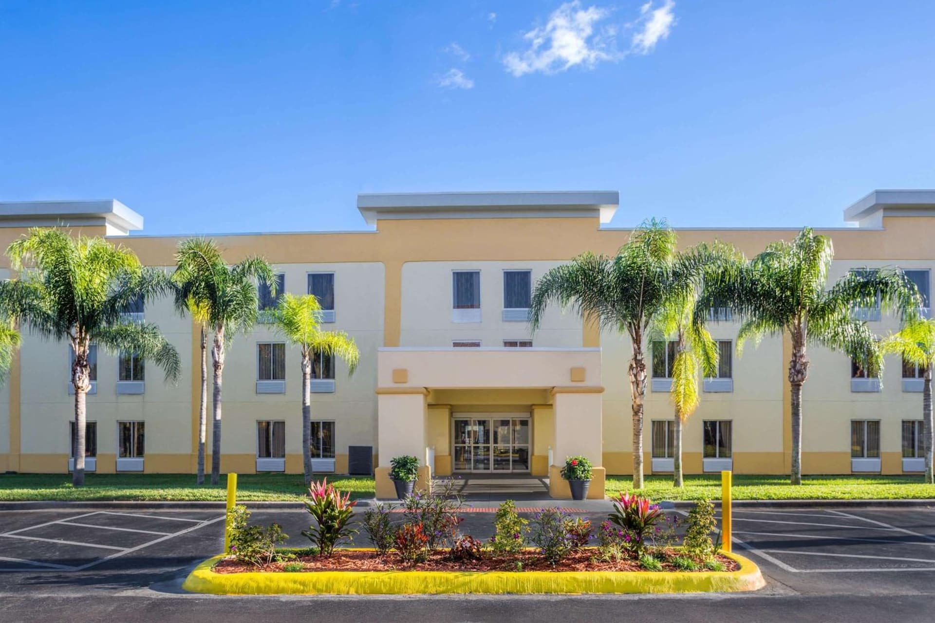 La Quinta by Wyndham Orlando Universal area - Free Shuttle to Universal gallery photo in Orlando, FL — image 29