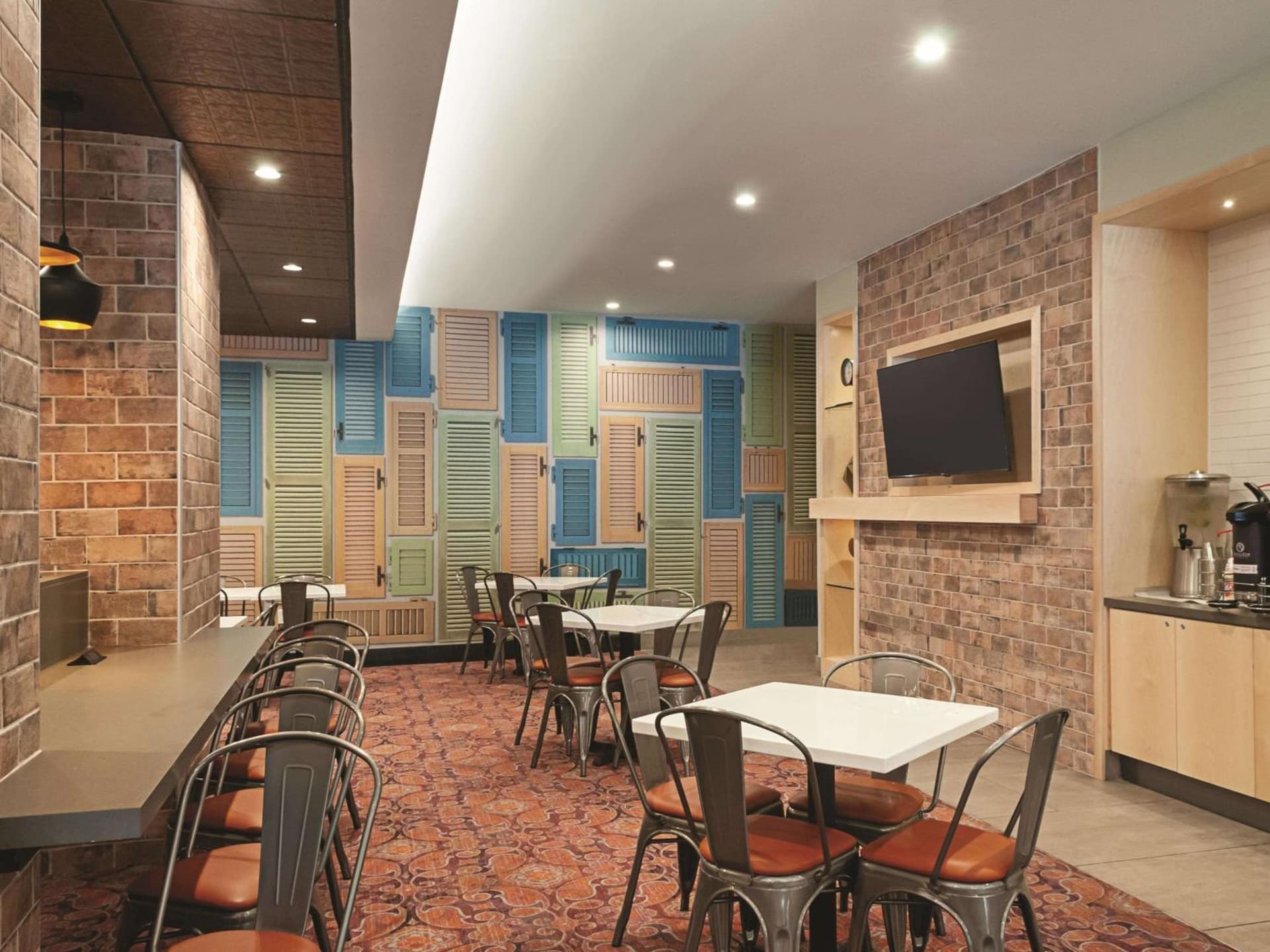 La Quinta Inn & Suites by Wyndham New Orleans Downtown gallery photo in New Orleans, LA — image 52