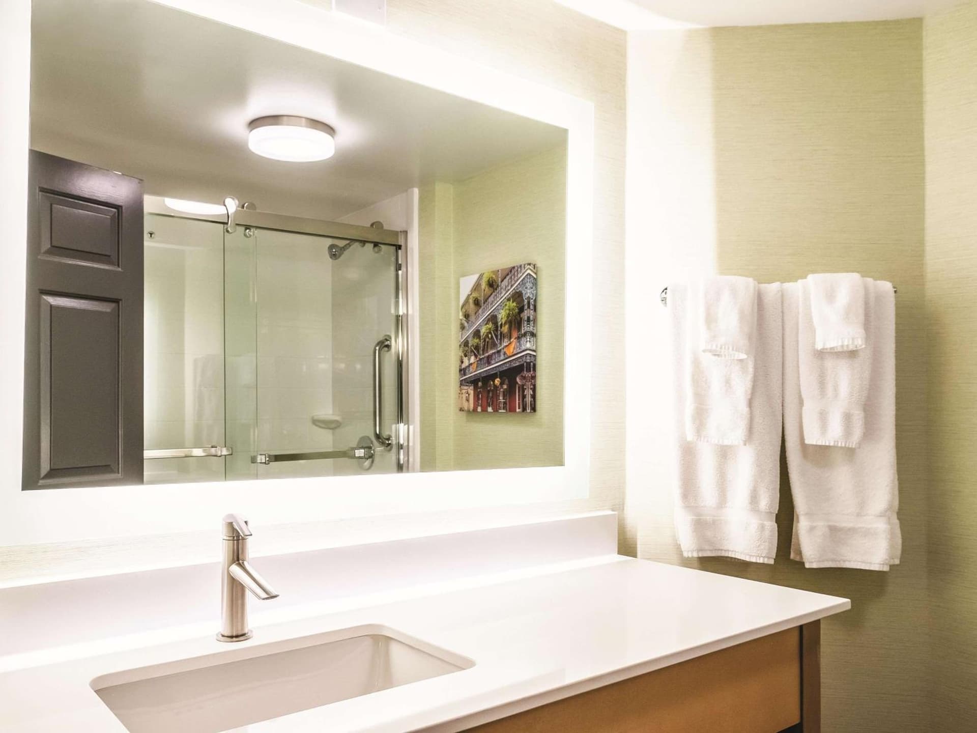 La Quinta Inn & Suites by Wyndham New Orleans Downtown gallery photo in New Orleans, LA — image 41