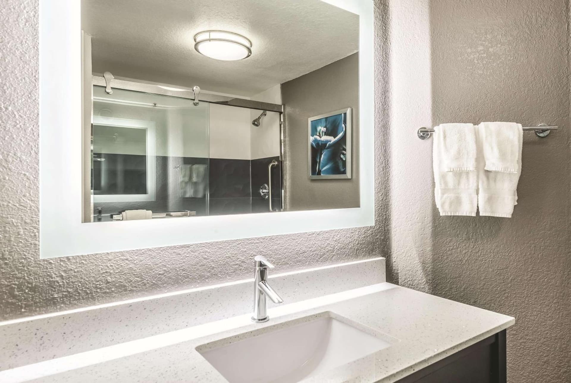 La Quinta by Wyndham Orlando Lake Mary interior in Lake Mary, FL — gallery photo 2