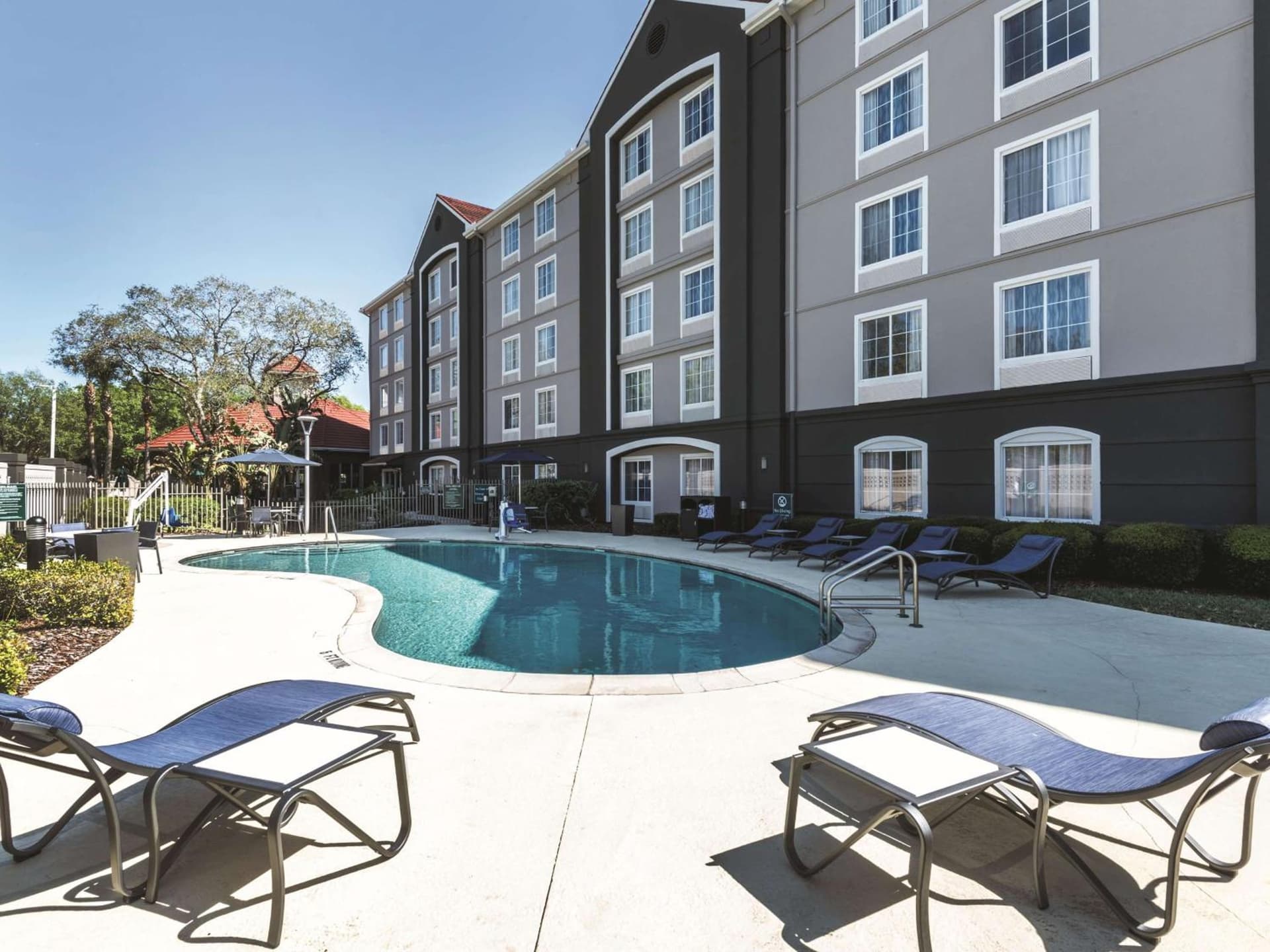 La Quinta by Wyndham Orlando Lake Mary gallery photo in Lake Mary, FL — image 36