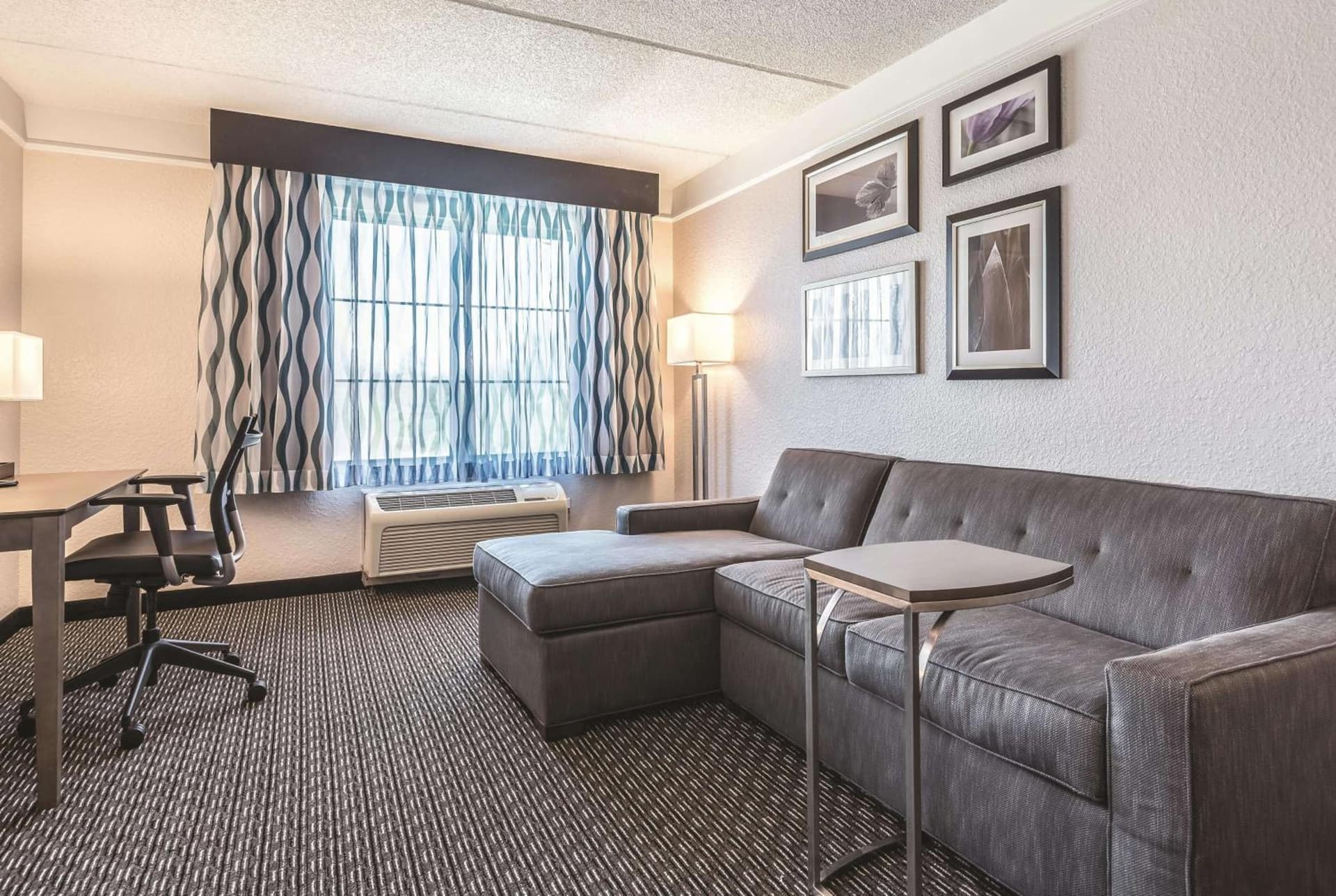 La Quinta by Wyndham Orlando Lake Mary gallery photo in Lake Mary, FL — image 4