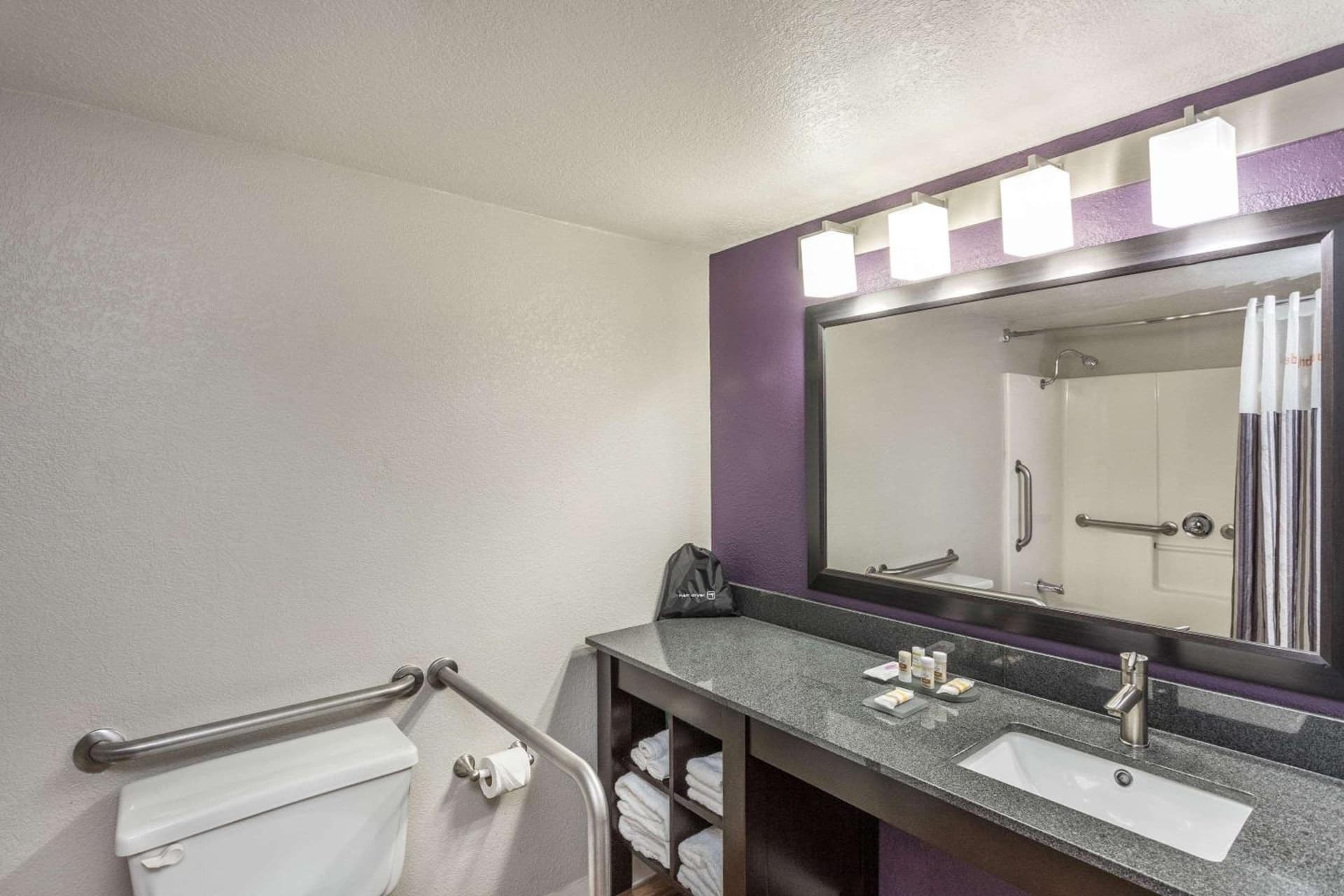La Quinta by Wyndham Orlando Universal area - Free Shuttle to Universal gallery photo in Orlando, FL — image 43