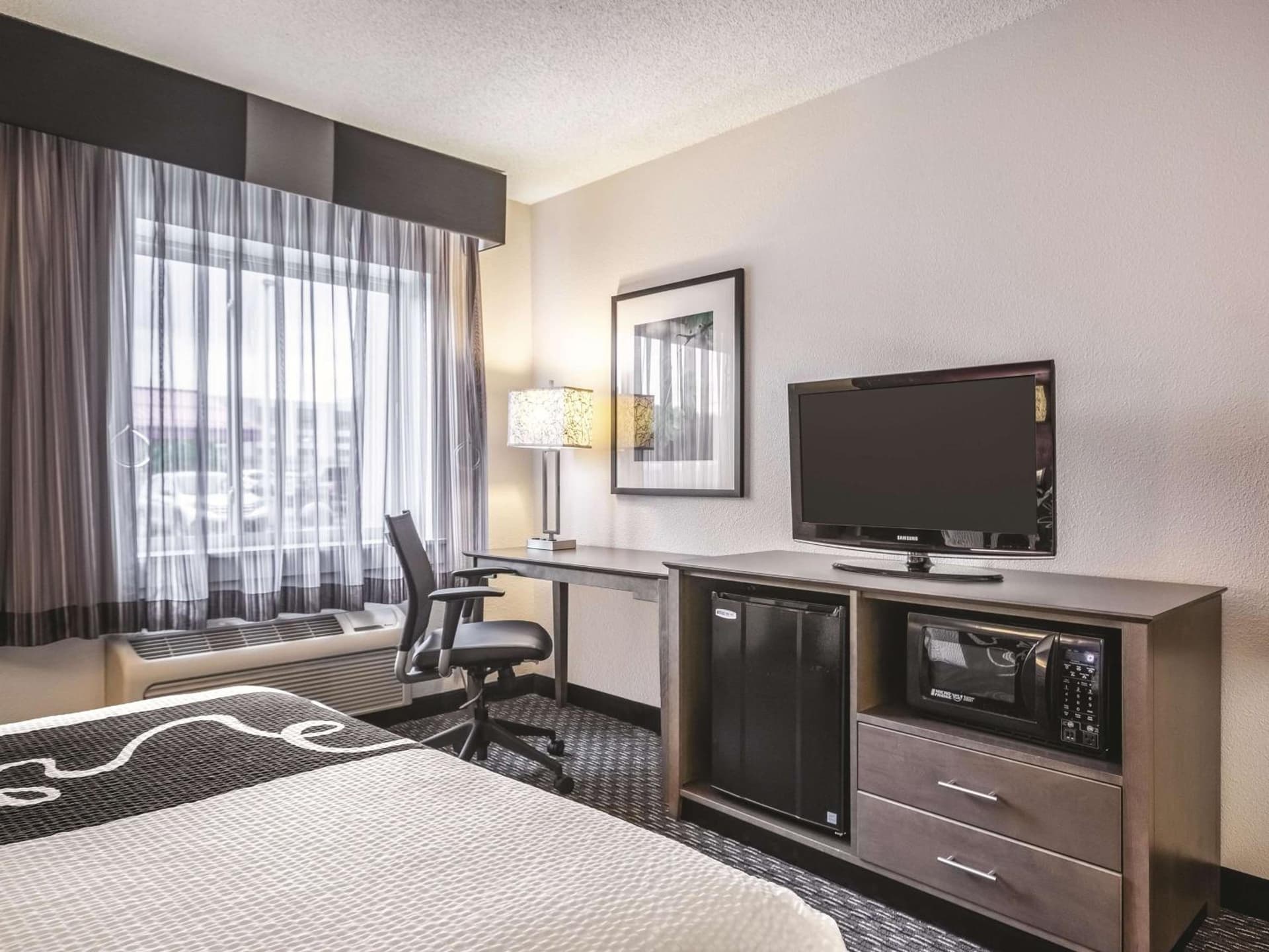 La Quinta by Wyndham Hartford Bradley Airport gallery photo in Windsor Locks — image 13
