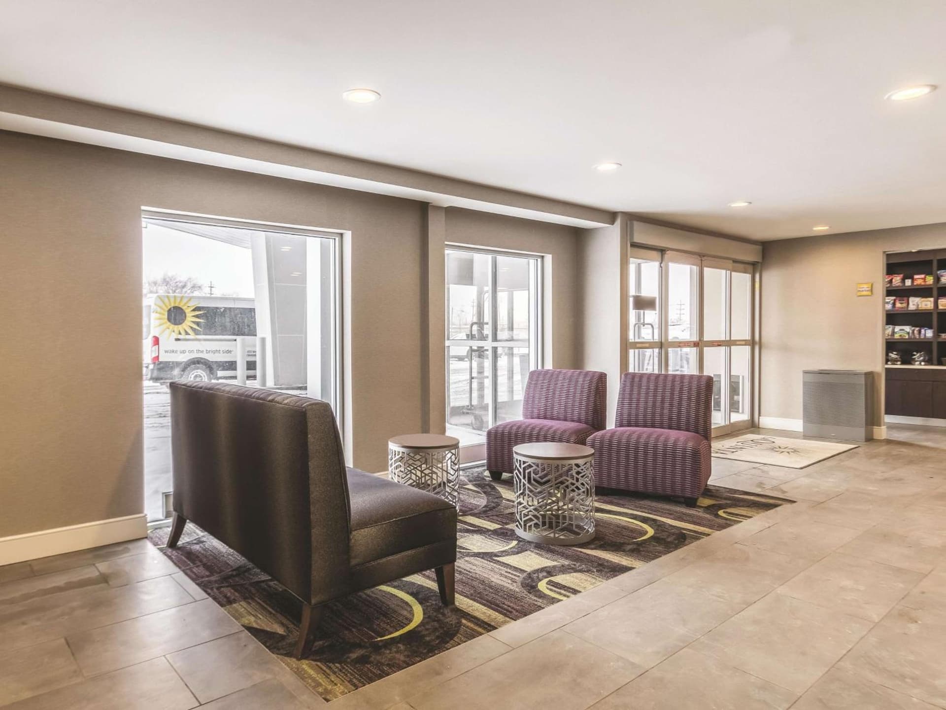 La Quinta Inn & Suites by Wyndham Cleveland - Airport North gallery photo in Cleveland, OH — image 42