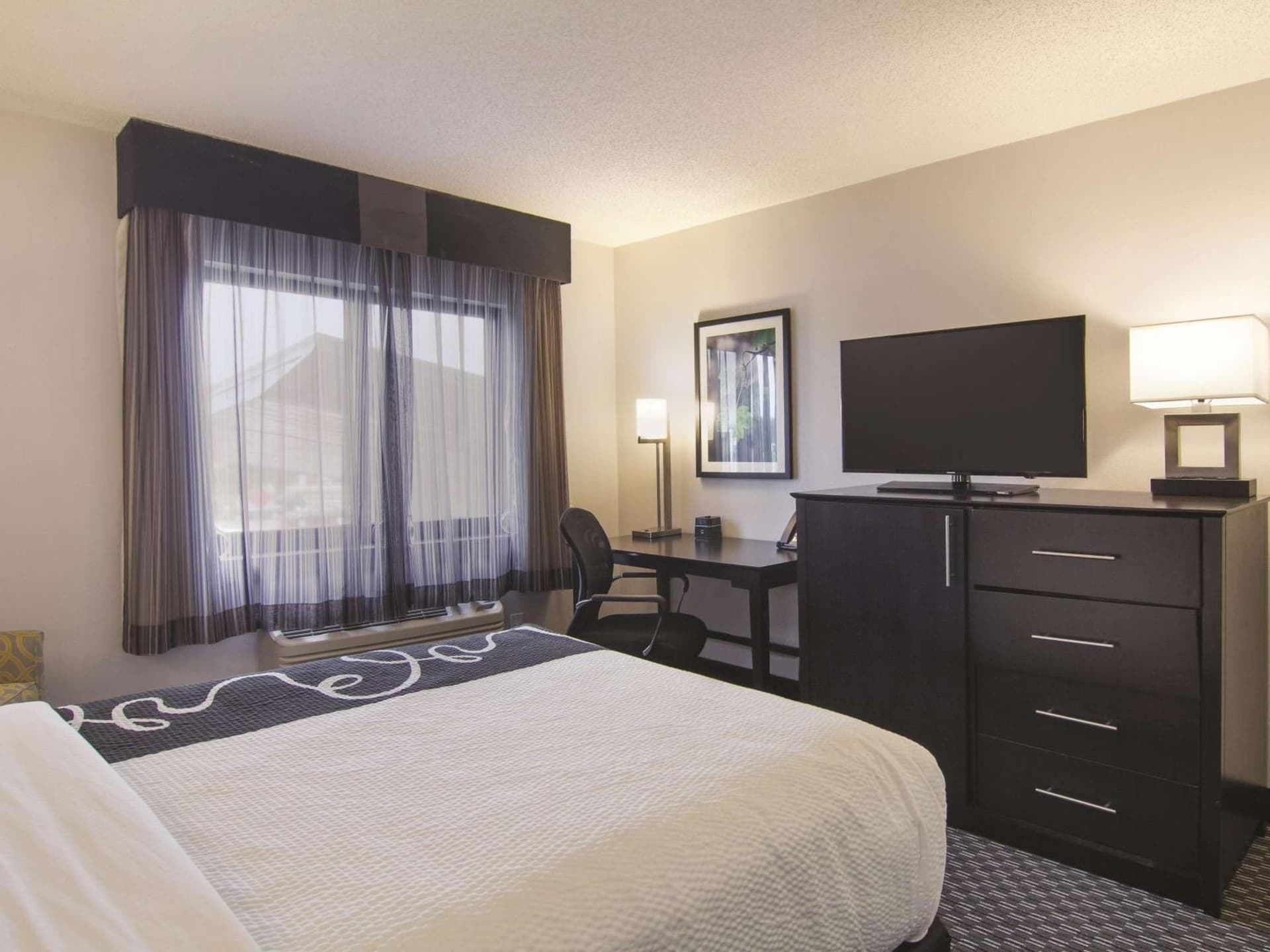La Quinta Inn & Suites by Wyndham Cleveland - Airport North gallery photo in Cleveland, OH — image 34
