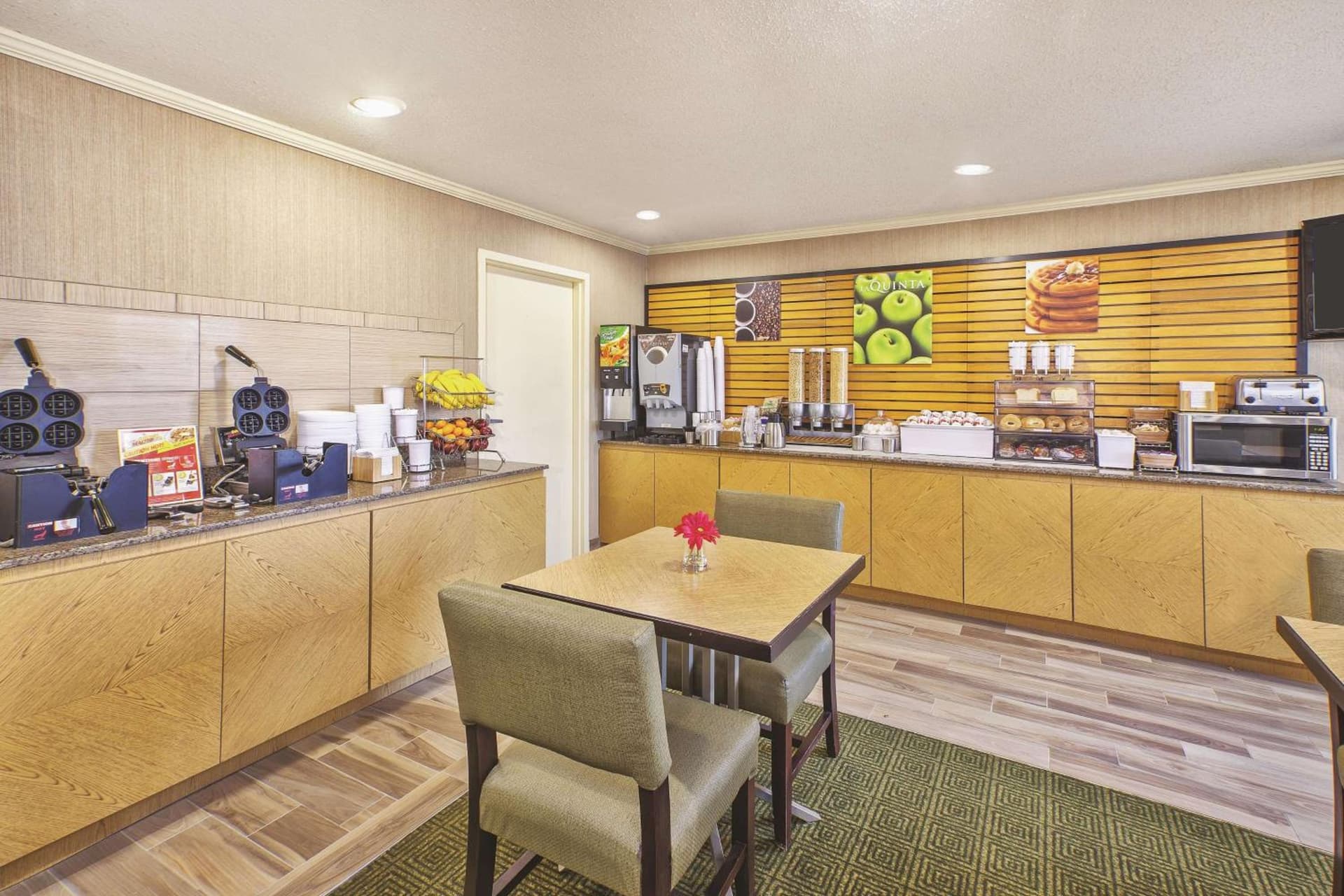 La Quinta Inn by Wyndham Toledo Perrysburg property views in Perrysburg, OH — gallery photo 3