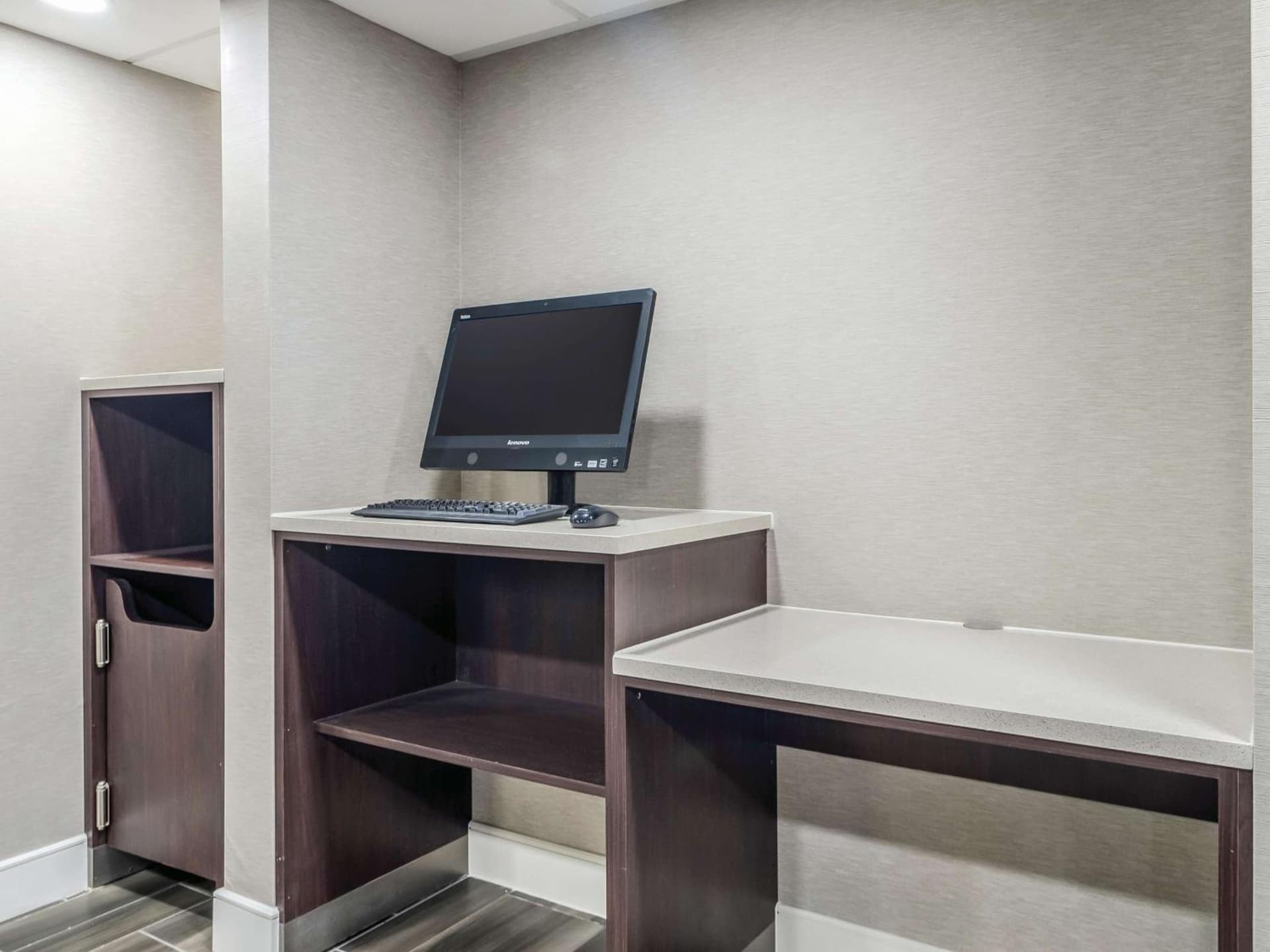 La Quinta Inn & Suites by Wyndham Myrtle Beach - N Kings Hwy gallery photo in Myrtle Beach, SC — image 21