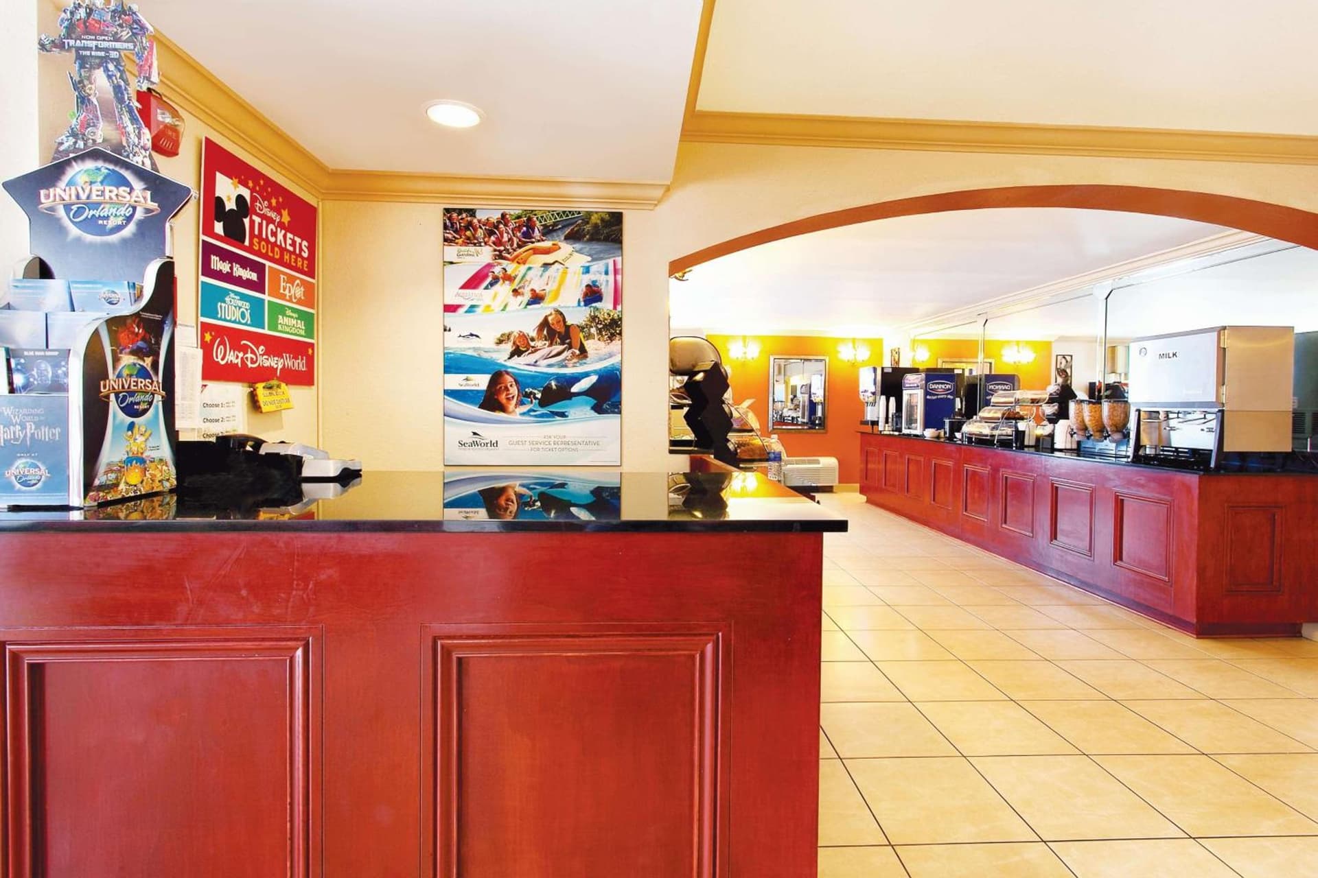 La Quinta Inn by Wyndham Orlando International Drive North gallery photo in Orlando, FL — image 48