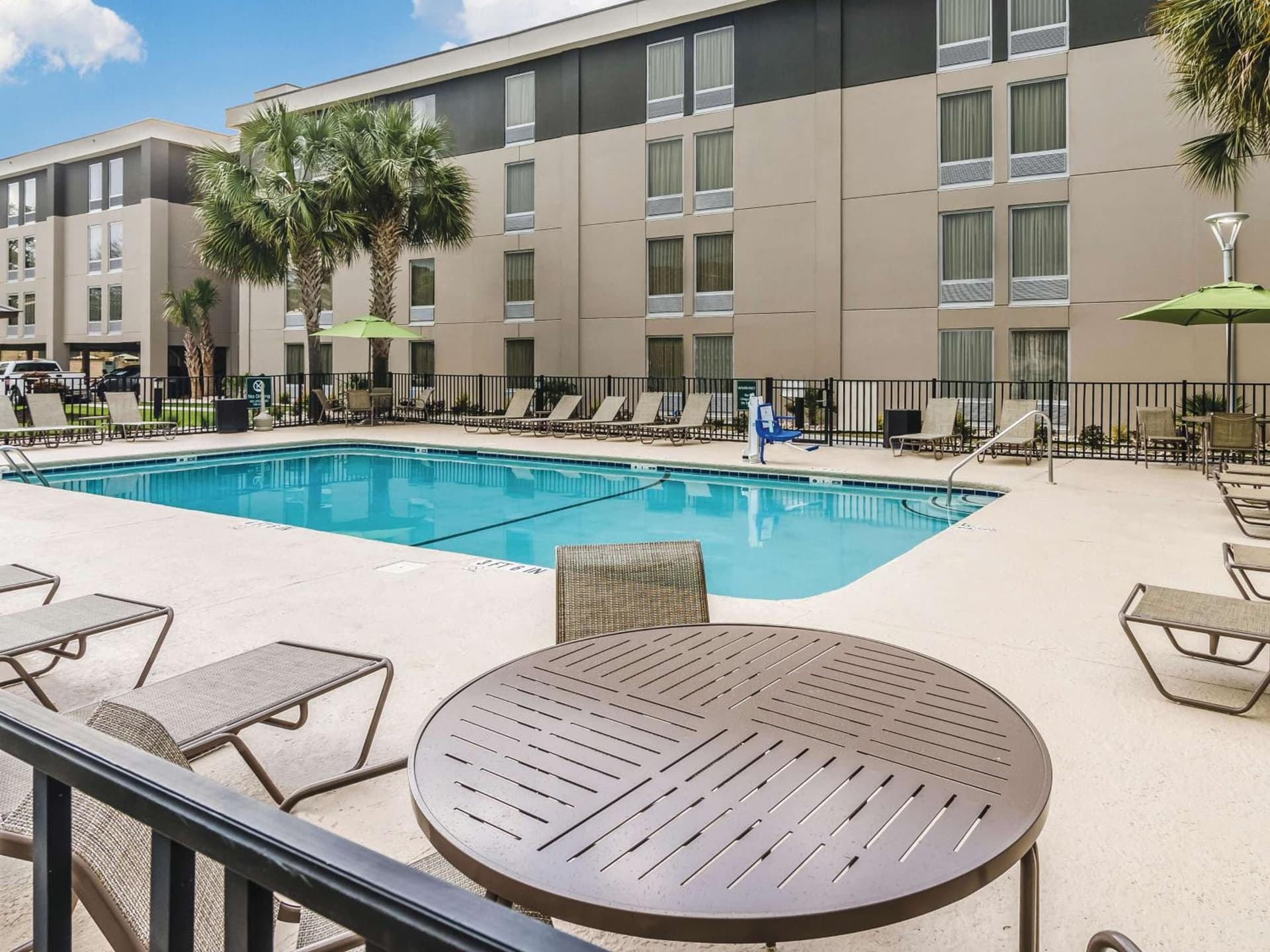 La Quinta Inn & Suites by Wyndham Myrtle Beach - N Kings Hwy gallery photo in Myrtle Beach, SC — image 31