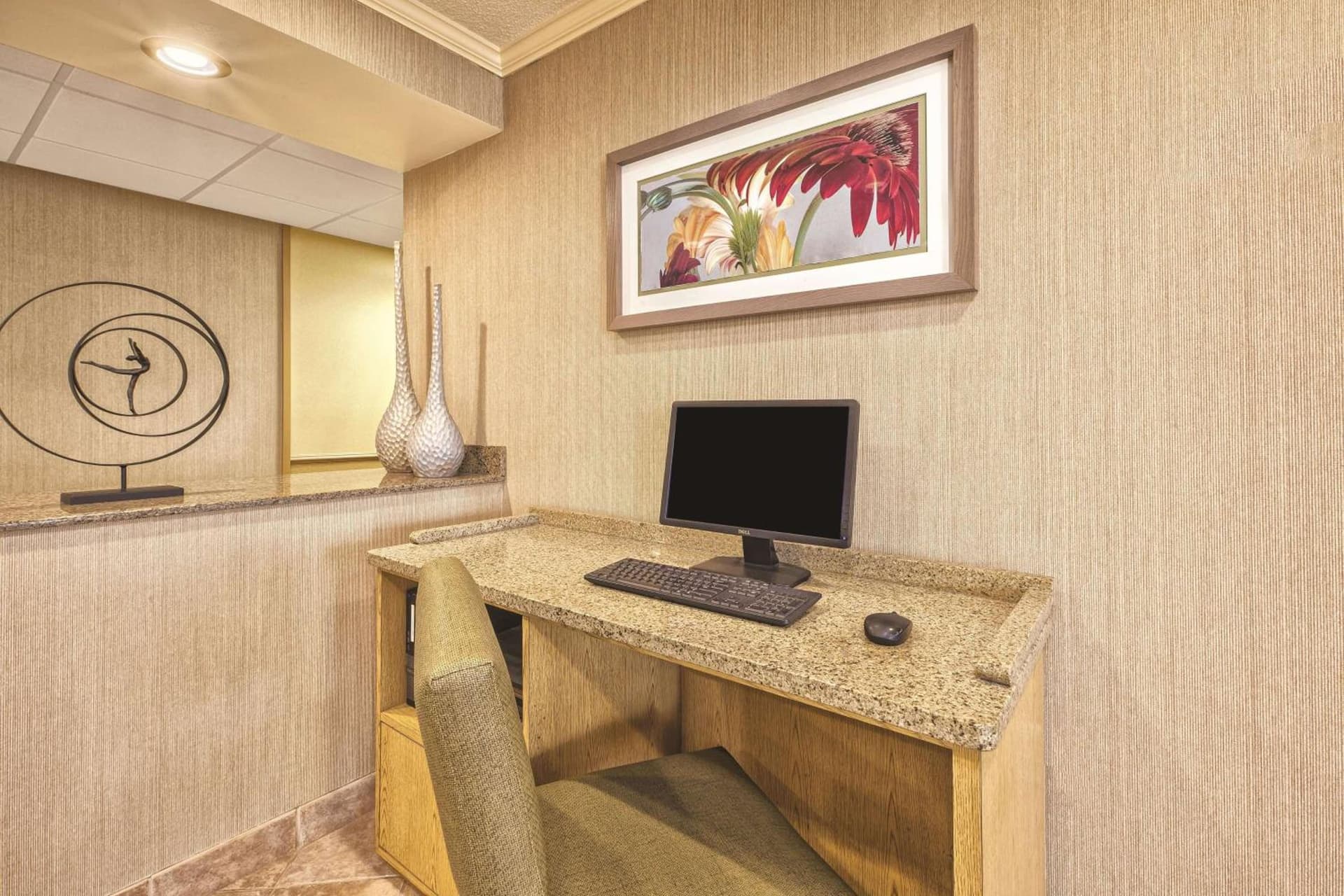 La Quinta Inn by Wyndham Toledo Perrysburg gallery photo in Perrysburg, OH — image 17