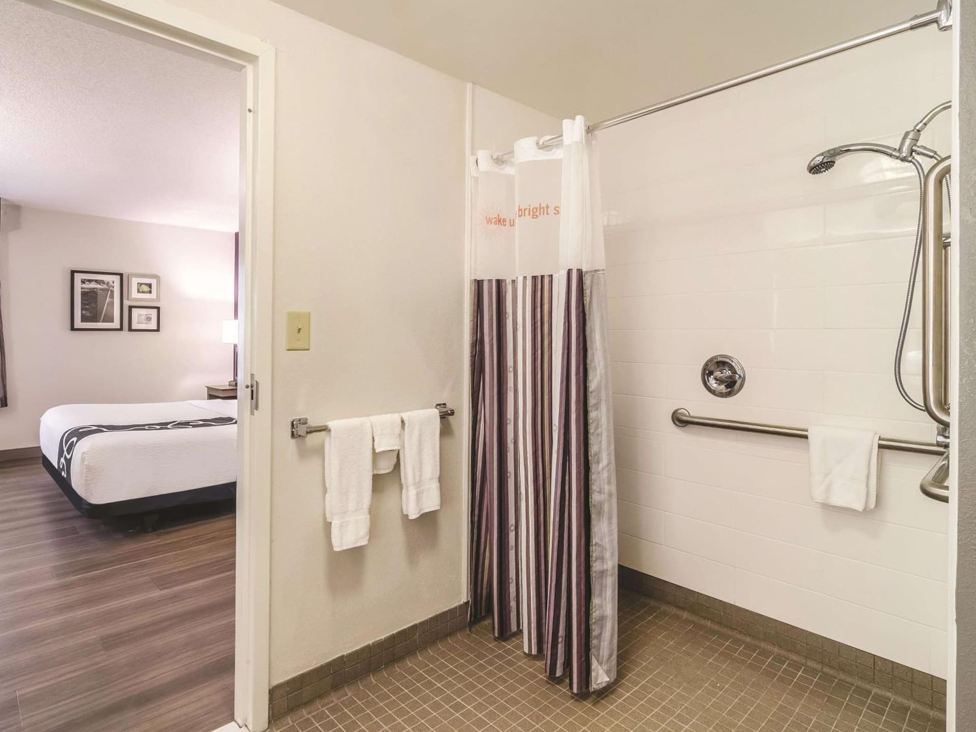 La Quinta Inn & Suites by Wyndham Myrtle Beach - N Kings Hwy gallery photo in Myrtle Beach, SC — image 41