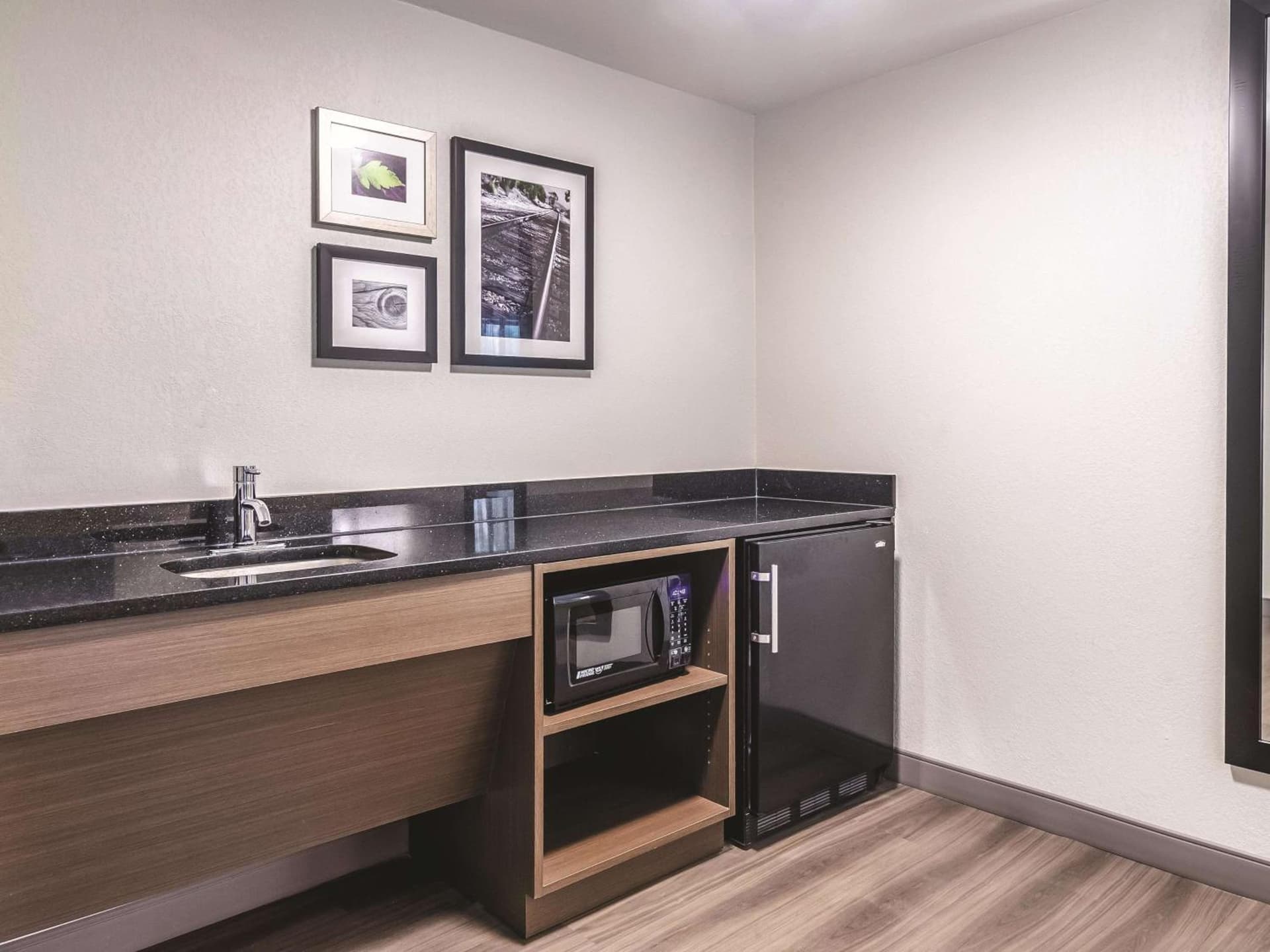 La Quinta Inn & Suites by Wyndham Myrtle Beach - N Kings Hwy gallery photo in Myrtle Beach, SC — image 22