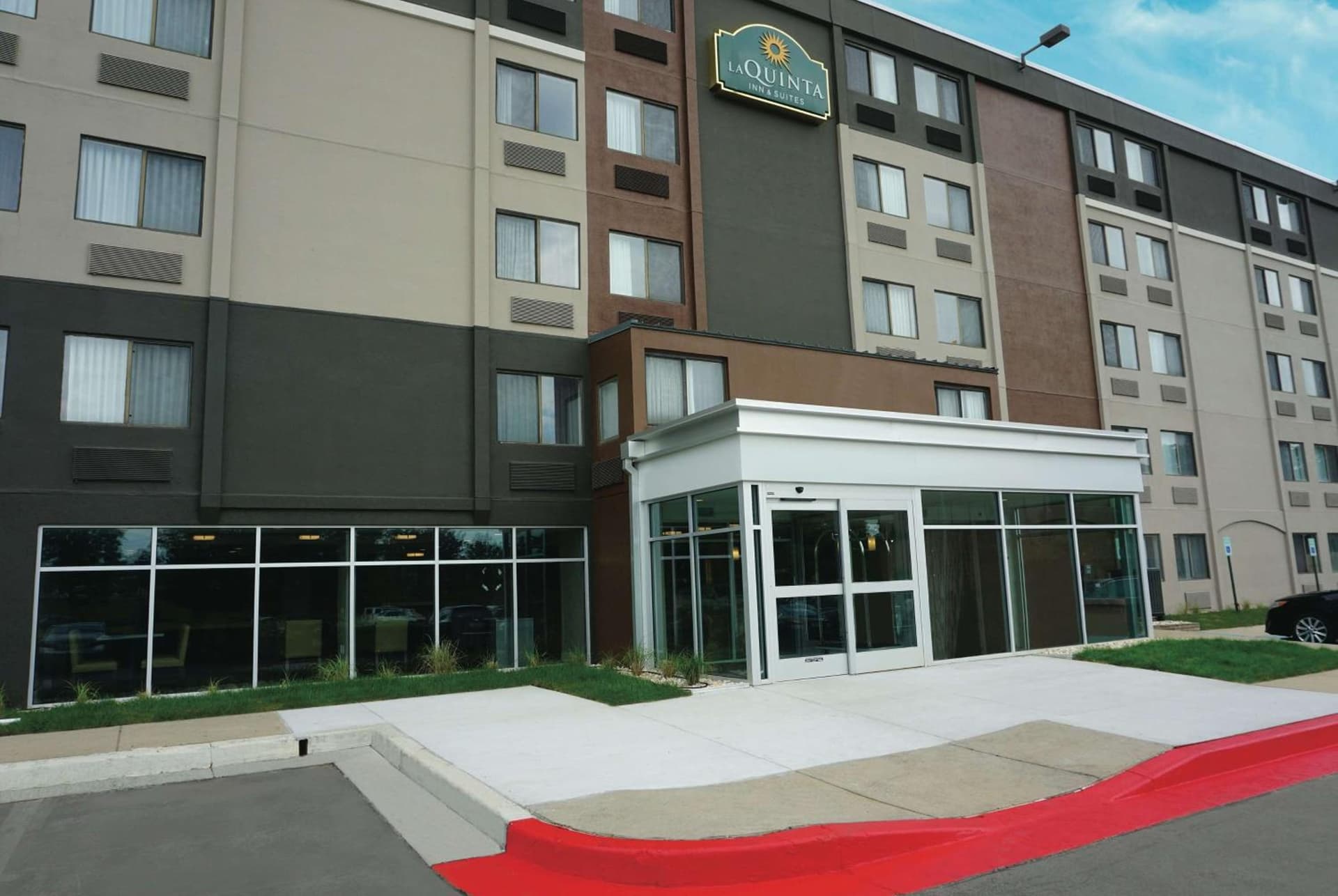 La Quinta by Wyndham Baltimore N / White Marsh featured exterior or lobby in Baltimore, MD — similar hotel