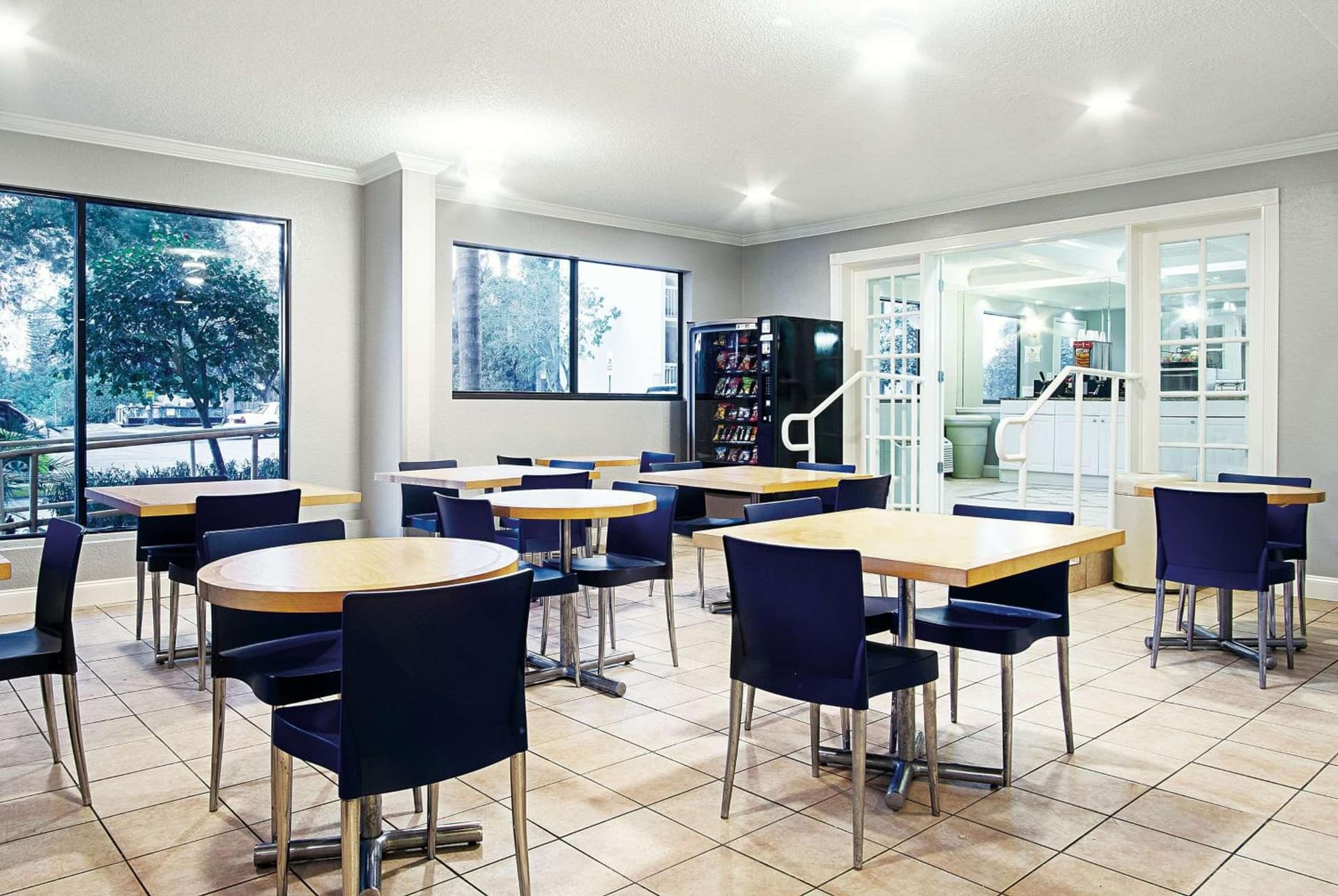 La Quinta Inn by Wyndham West Palm Beach - Florida Turnpike gallery photo in West Palm Beach, FL — image 23