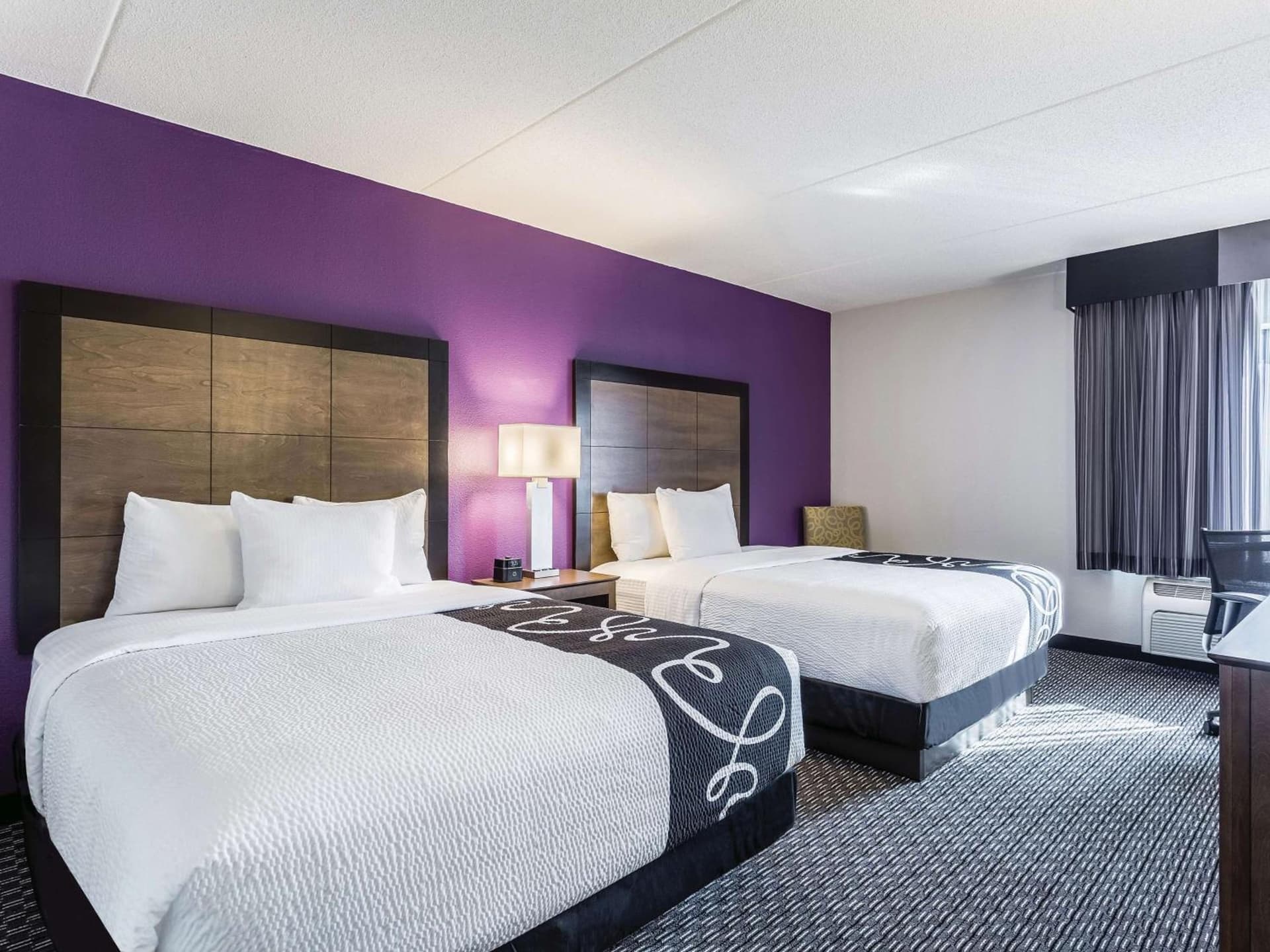 La Quinta by Wyndham Columbia / Fort Meade interior in Jessup, MD — gallery photo 2