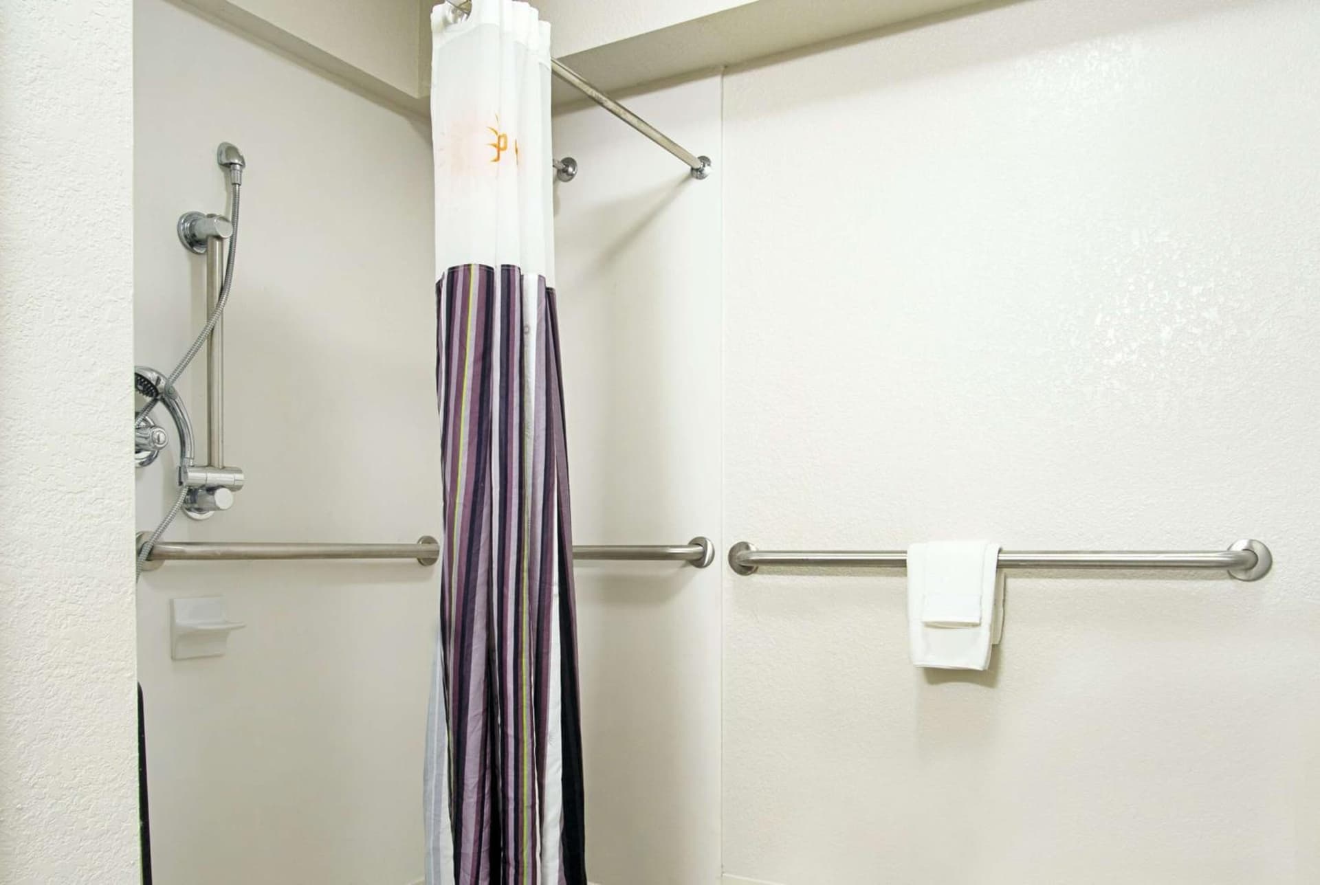 La Quinta Inn by Wyndham West Palm Beach - Florida Turnpike gallery photo in West Palm Beach, FL — image 12