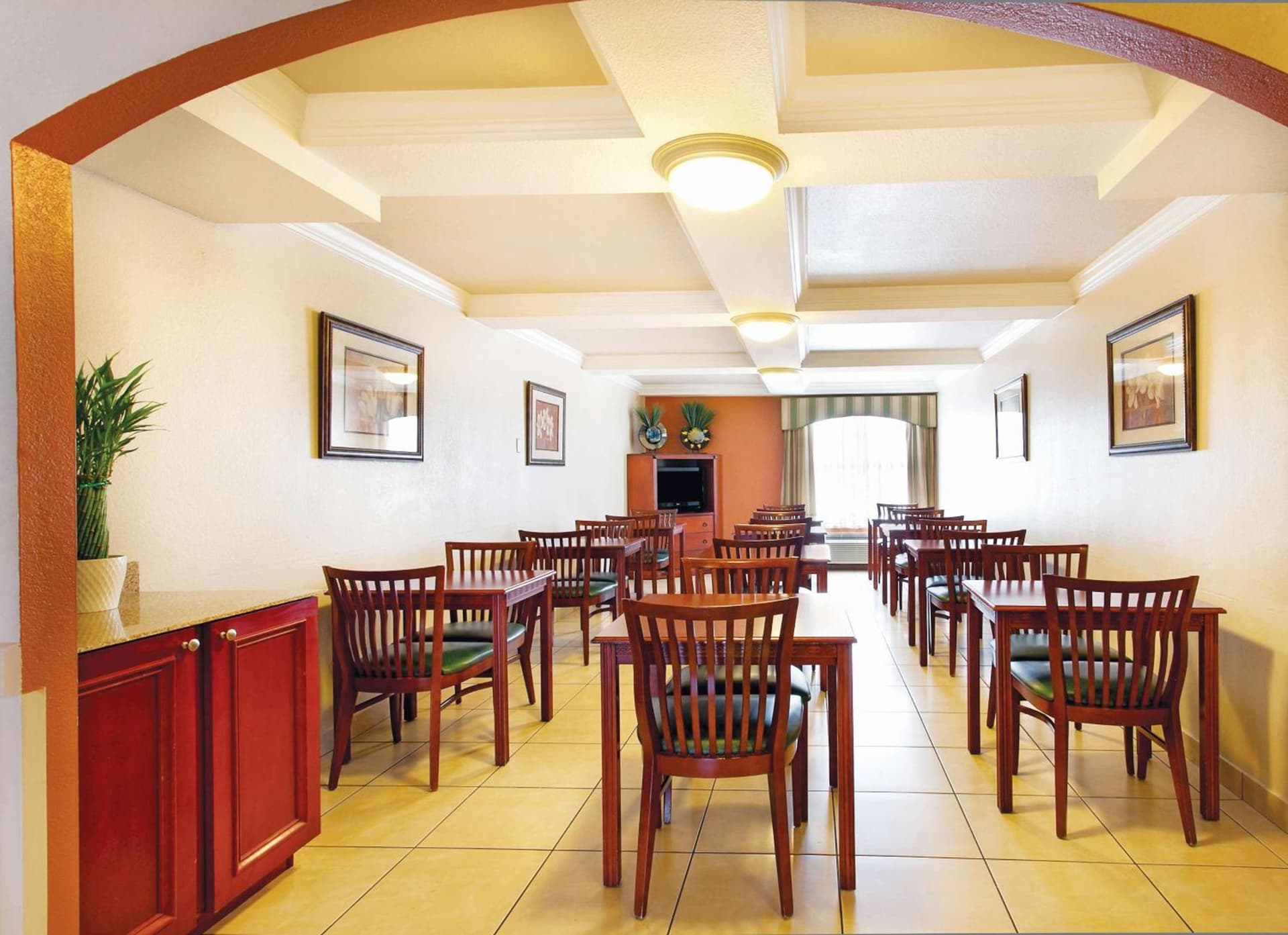 La Quinta Inn by Wyndham Orlando International Drive North property views in Orlando, FL — gallery photo 3