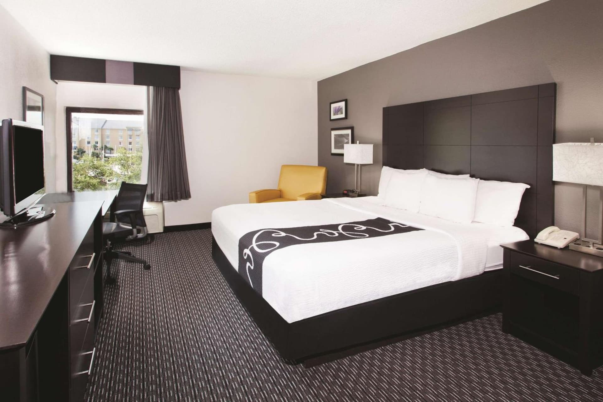 La Quinta Inn & Suites by Wyndham Charleston Riverview gallery photo in Charleston, SC — image 24