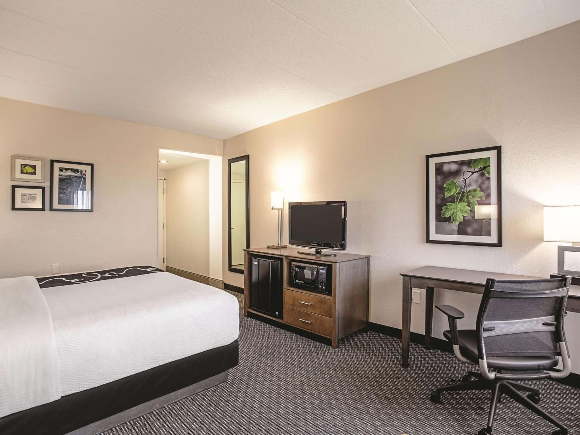 La Quinta by Wyndham Baltimore N / White Marsh gallery photo in Baltimore, MD — image 31