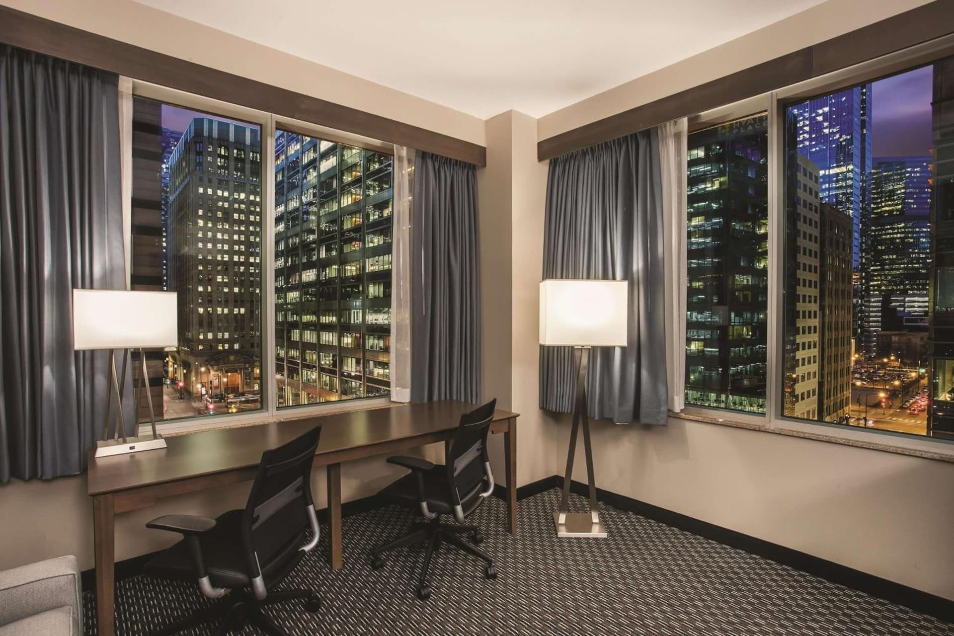 La Quinta Inn & Suites by Wyndham Chicago Downtown gallery photo in Chicago, IL — image 5