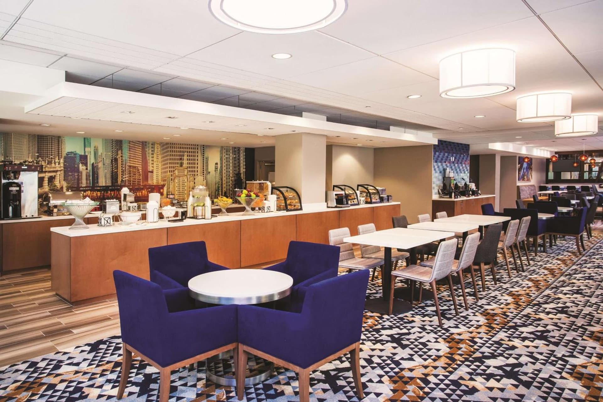 La Quinta Inn & Suites by Wyndham Chicago Downtown gallery photo in Chicago, IL — image 23