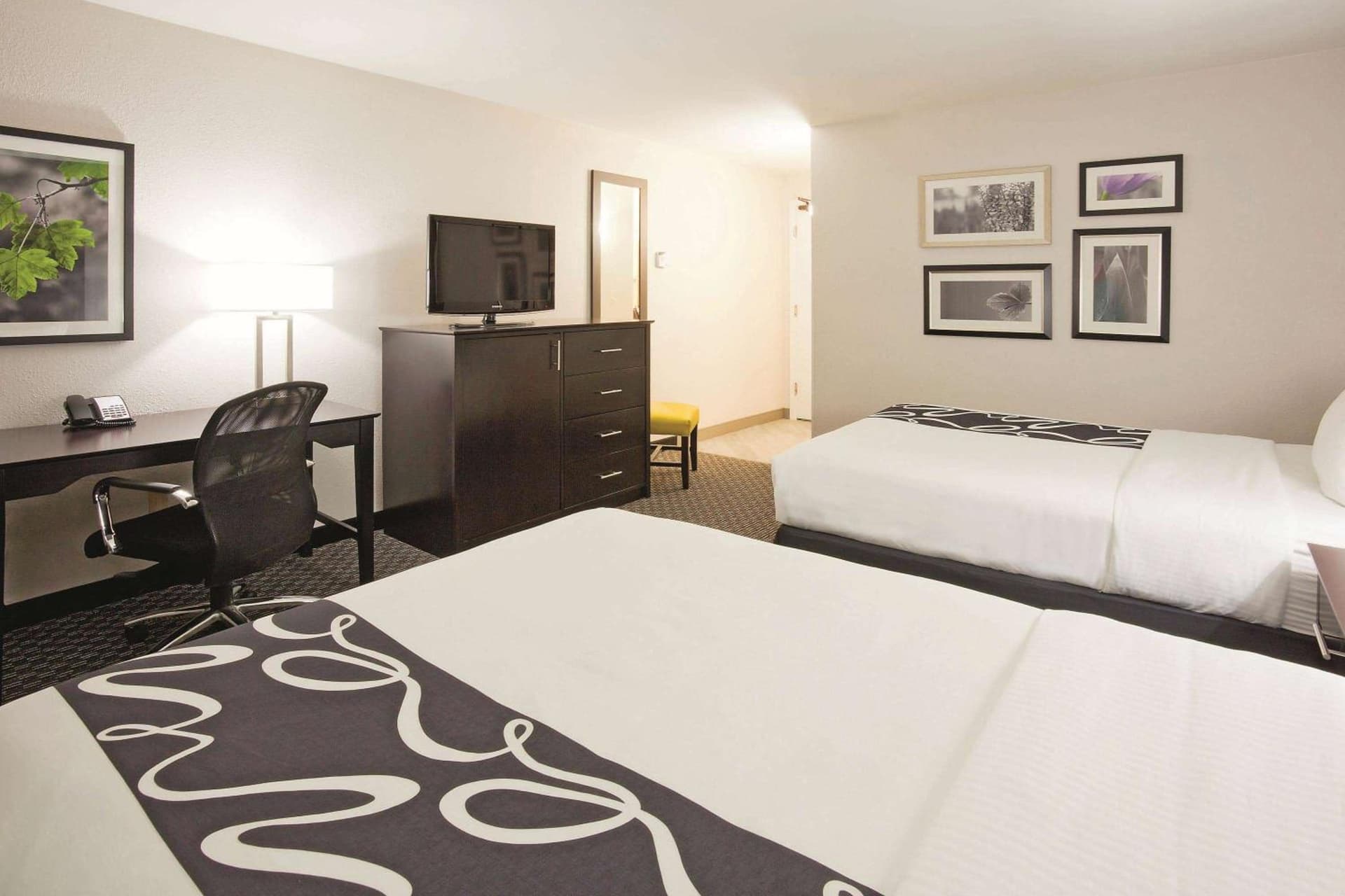 La Quinta Inn by Wyndham Oshkosh gallery photo in Oshkosh, WI — image 13
