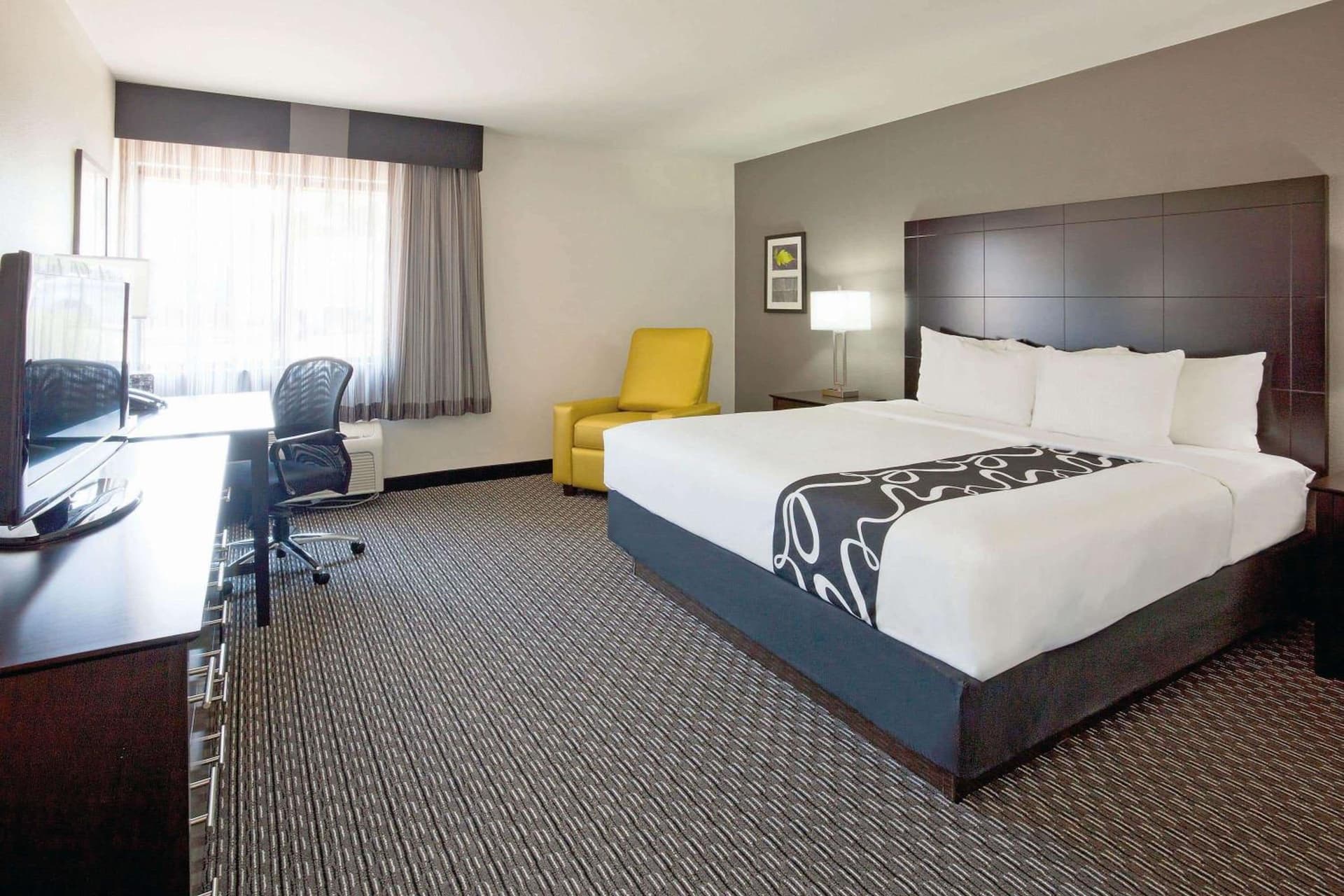 La Quinta Inn by Wyndham Oshkosh gallery photo in Oshkosh, WI — image 48