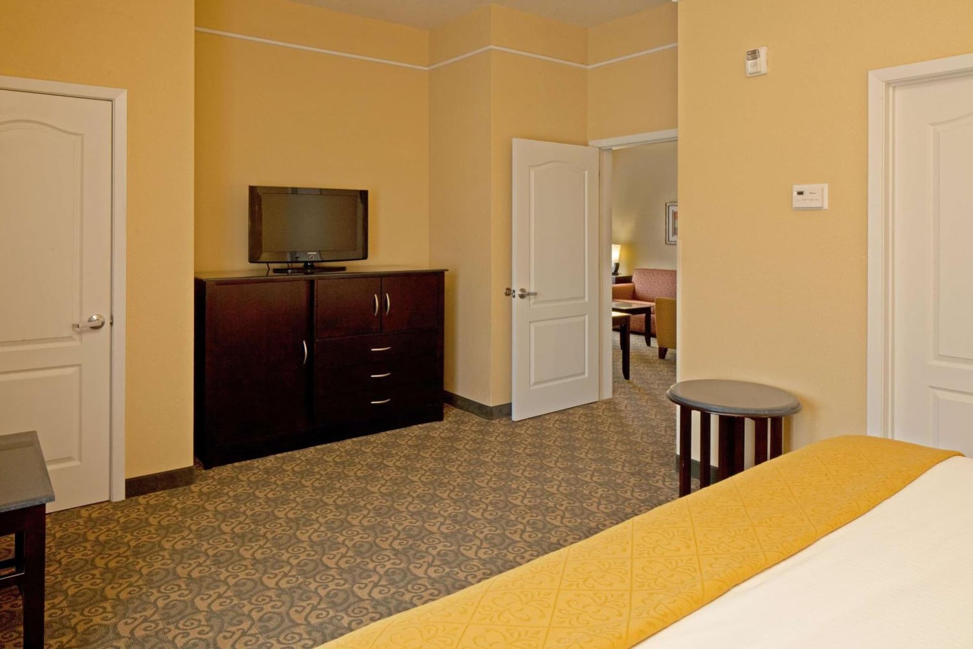 Stay Express Inn & Suites - Mobile, Al interior in Mobile, AL — gallery photo 2