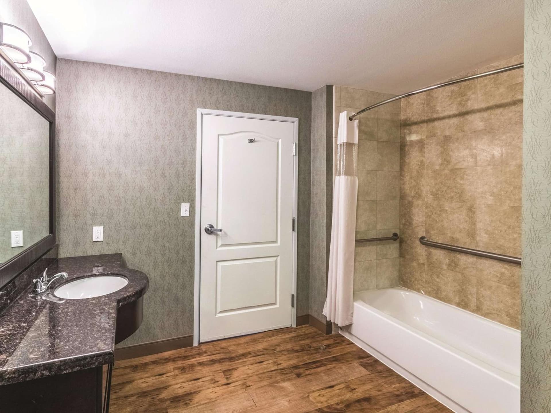 La Quinta by Wyndham Fort Worth - Lake Worth gallery photo in Fort Worth, TX — image 74