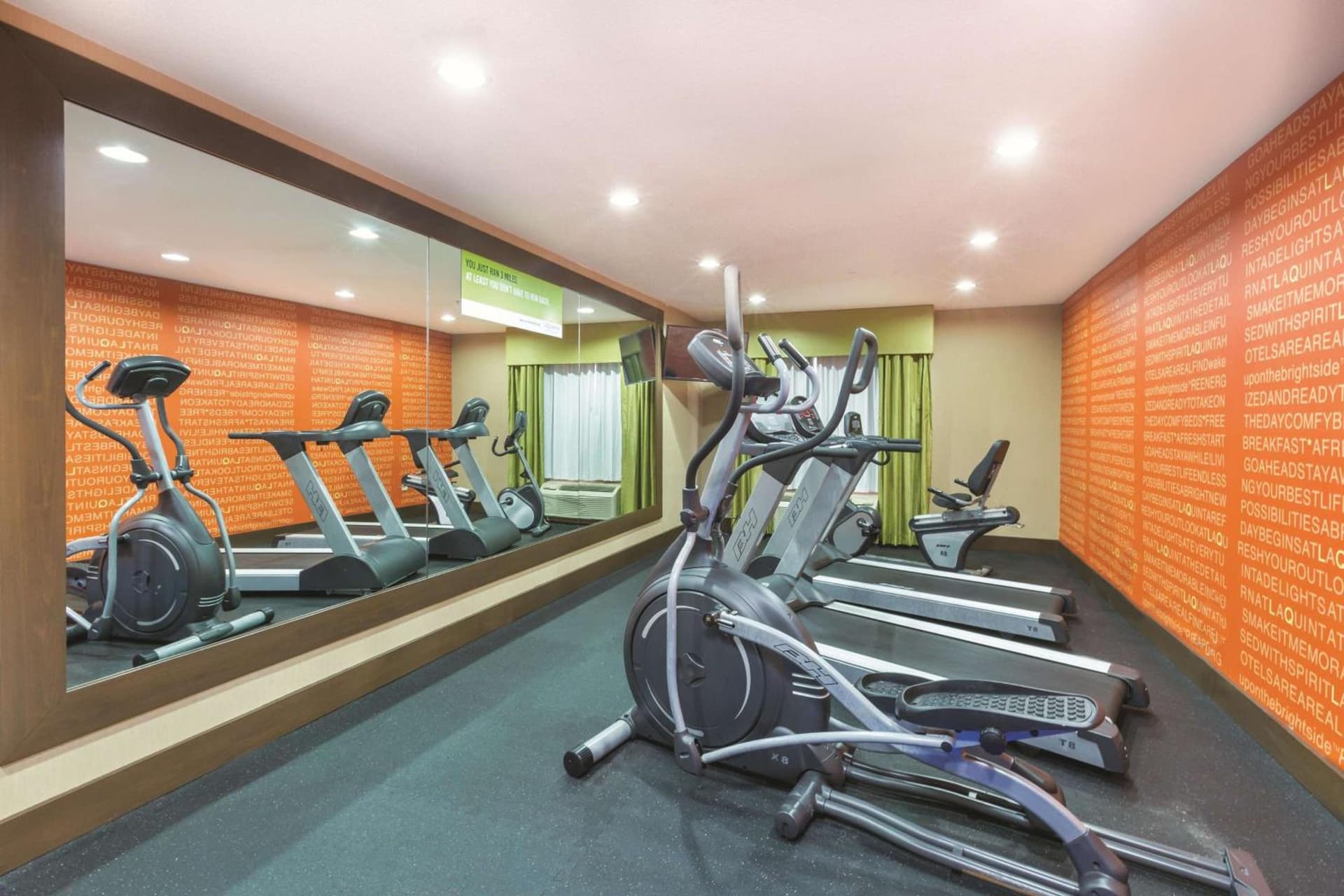 La Quinta Inn by Wyndham Austin North gallery photo in Austin, TX — image 24