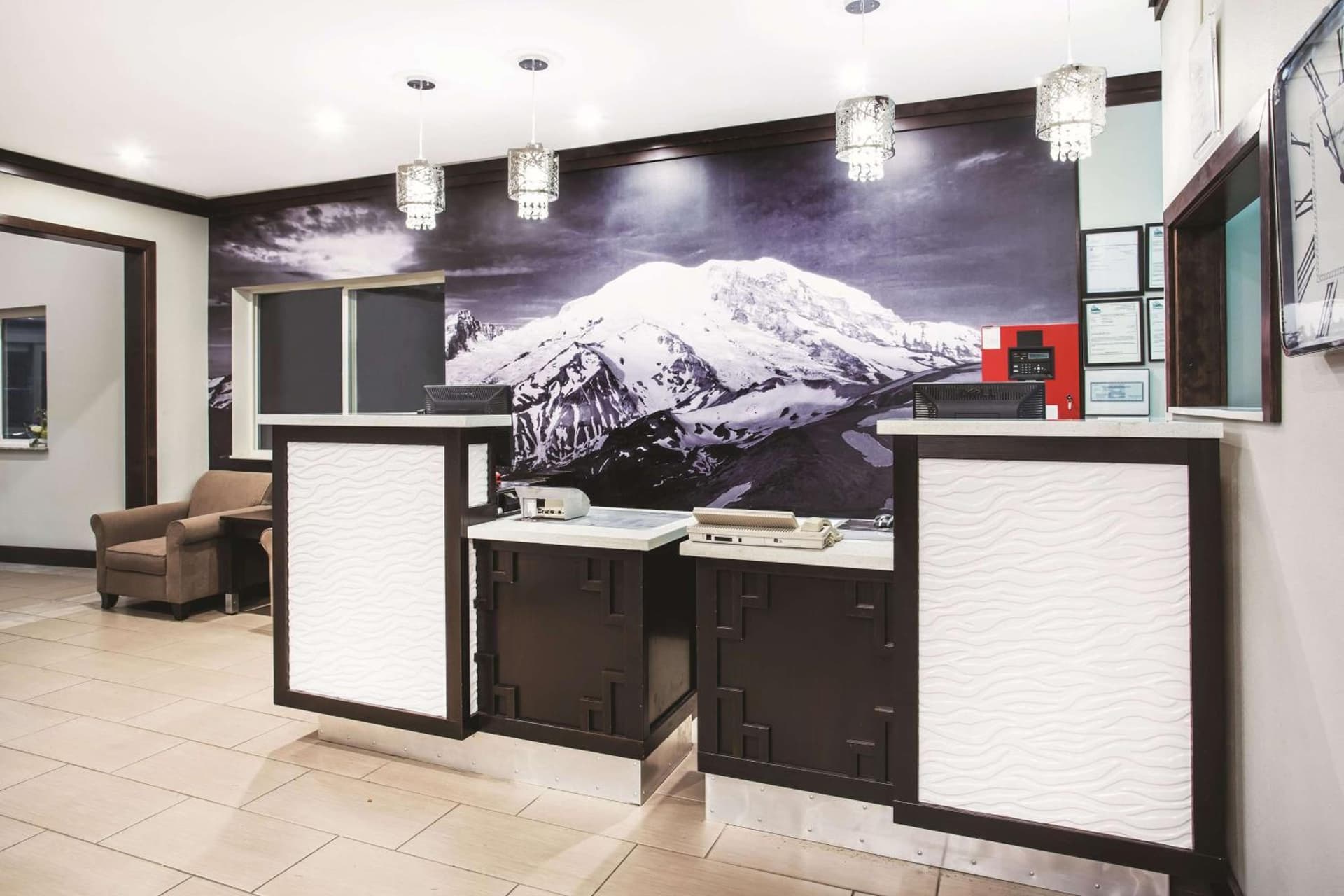 La Quinta Inn by Wyndham Olympia - Lacey property views in Lacey, WA — gallery photo 3