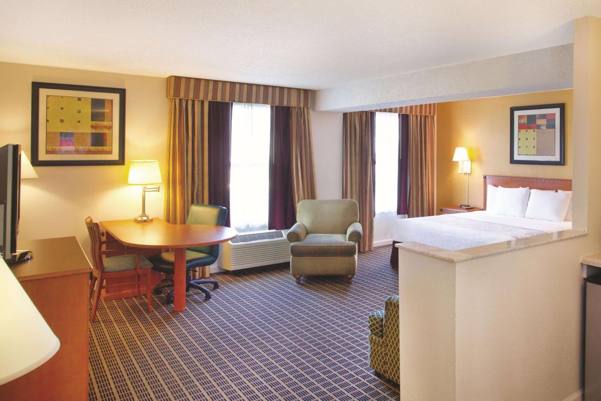 La Quinta Inn by Wyndham Orlando International Drive North gallery photo in Orlando, FL — image 7