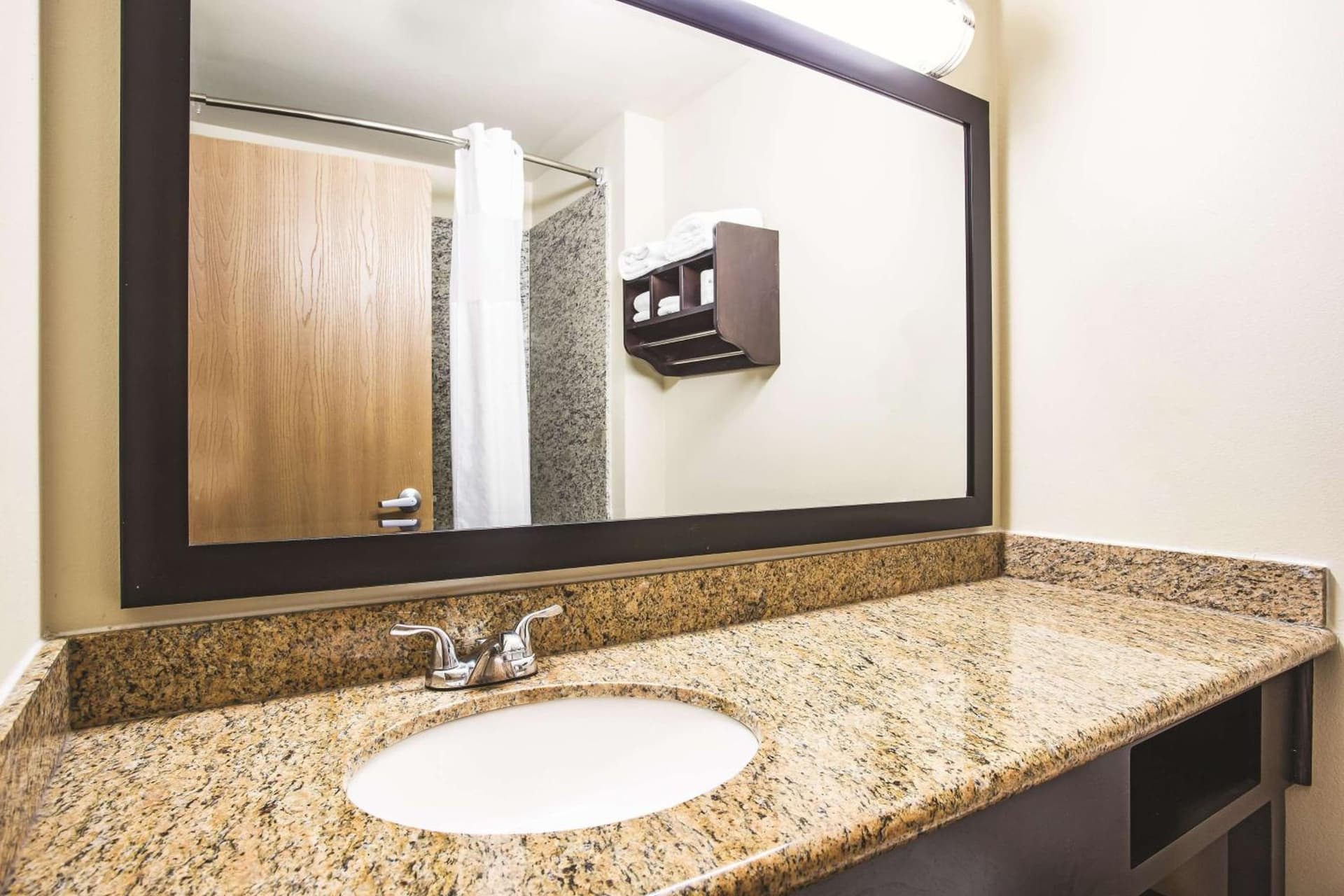 La Quinta Inn by Wyndham Olympia - Lacey gallery photo in Lacey, WA — image 17