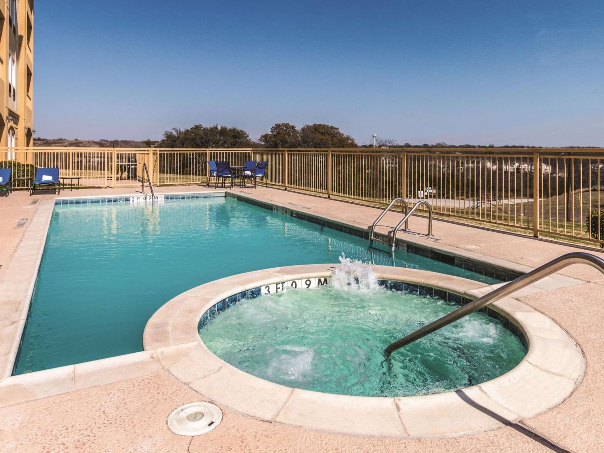 La Quinta by Wyndham Fort Worth - Lake Worth gallery photo in Fort Worth, TX — image 69