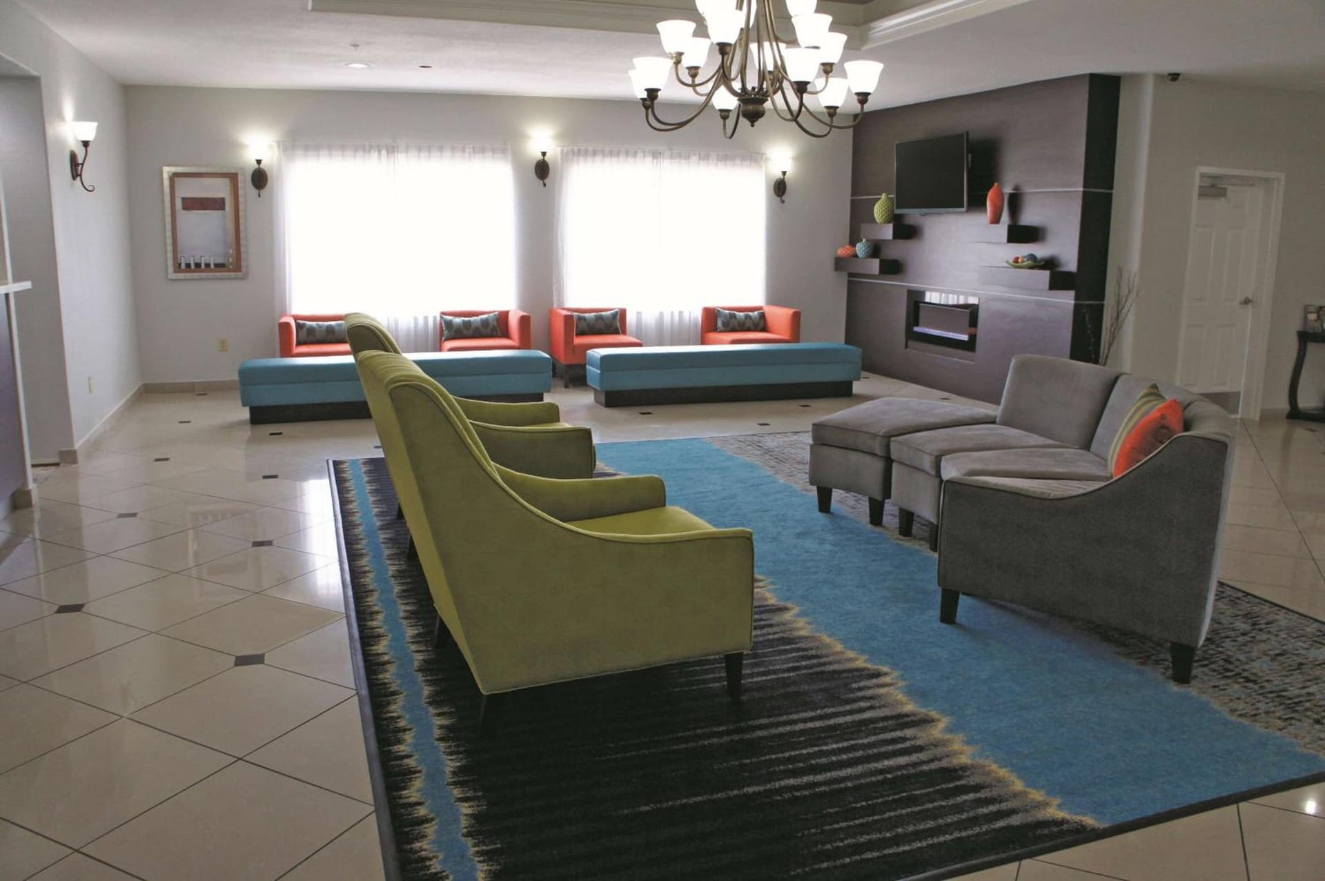La Quinta by Wyndham Orange interior in Orange, TX — gallery photo 2