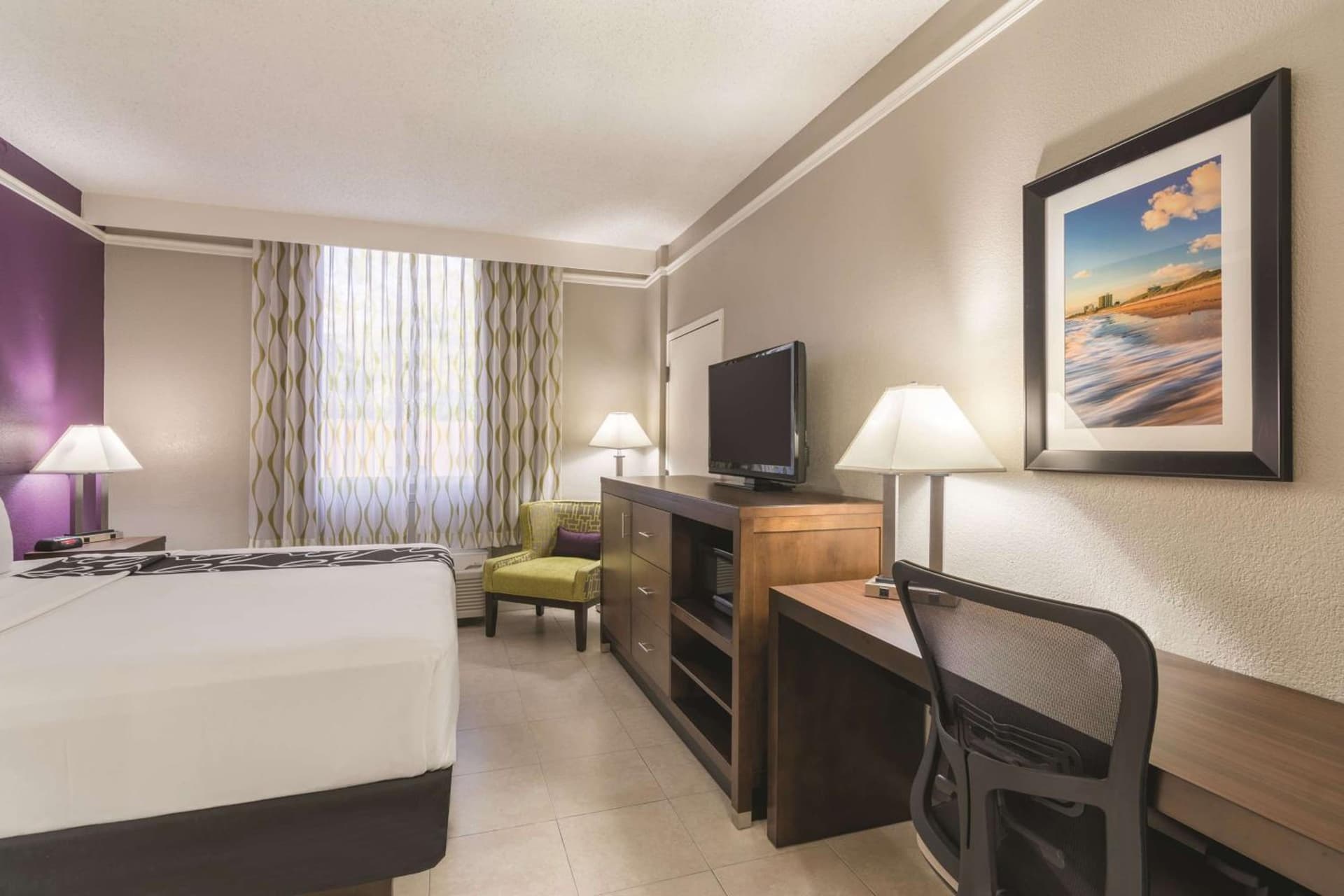 La Quinta Inn by Wyndham Jupiter interior in Jupiter, FL — gallery photo 2