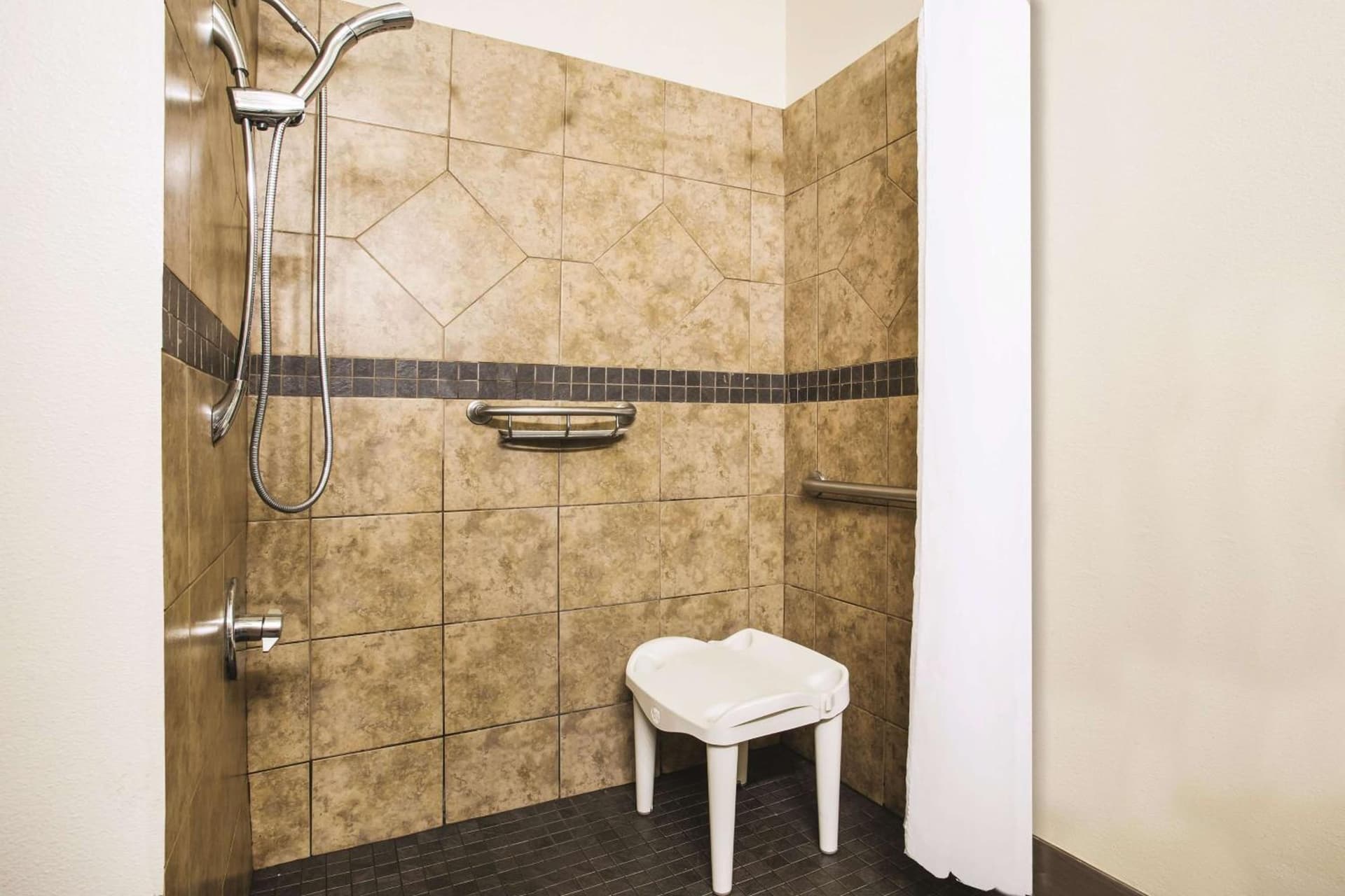 La Quinta Inn by Wyndham Olympia - Lacey gallery photo in Lacey, WA — image 25