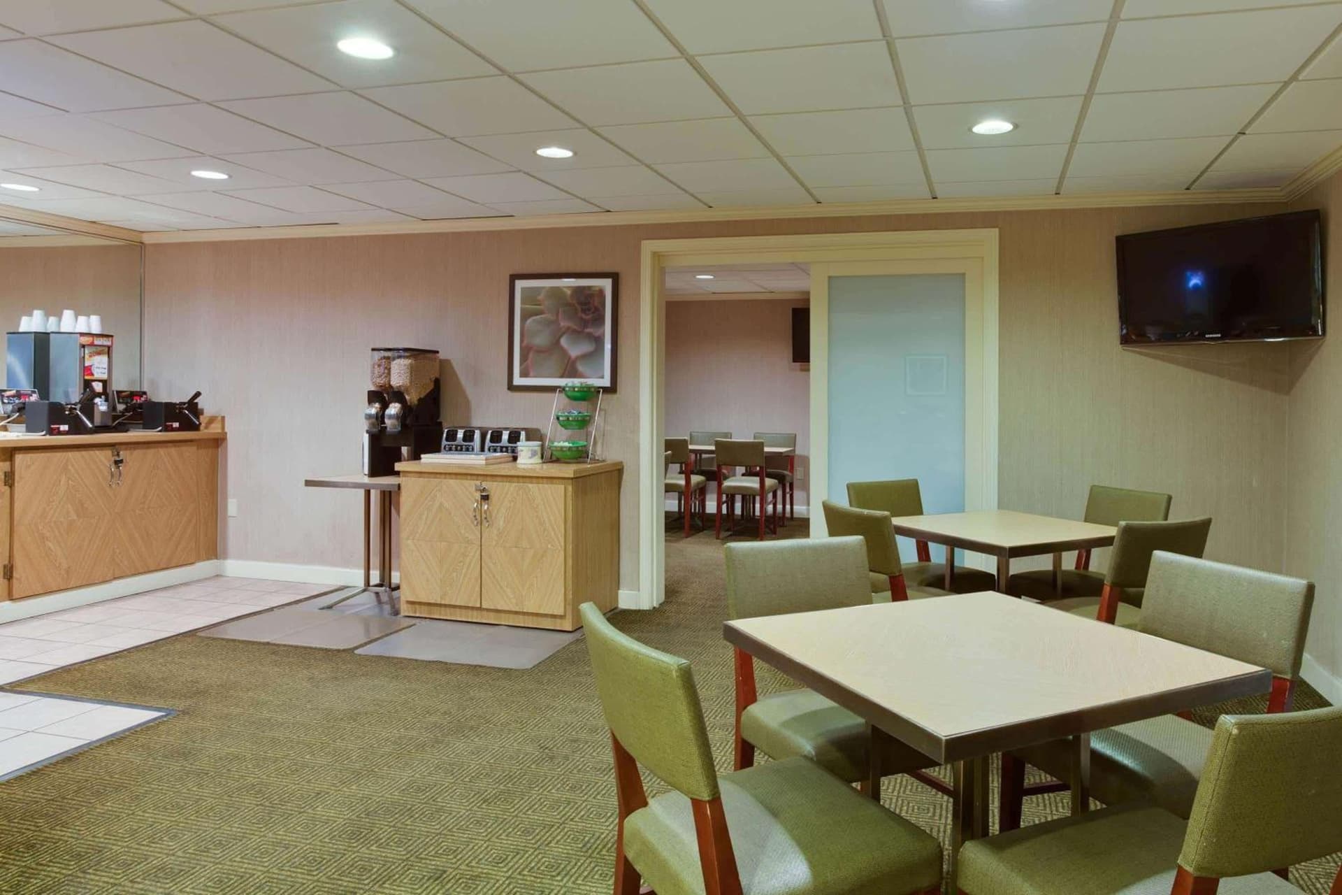 La Quinta by Wyndham Lakeland East gallery photo in Lakeland, FL — image 4