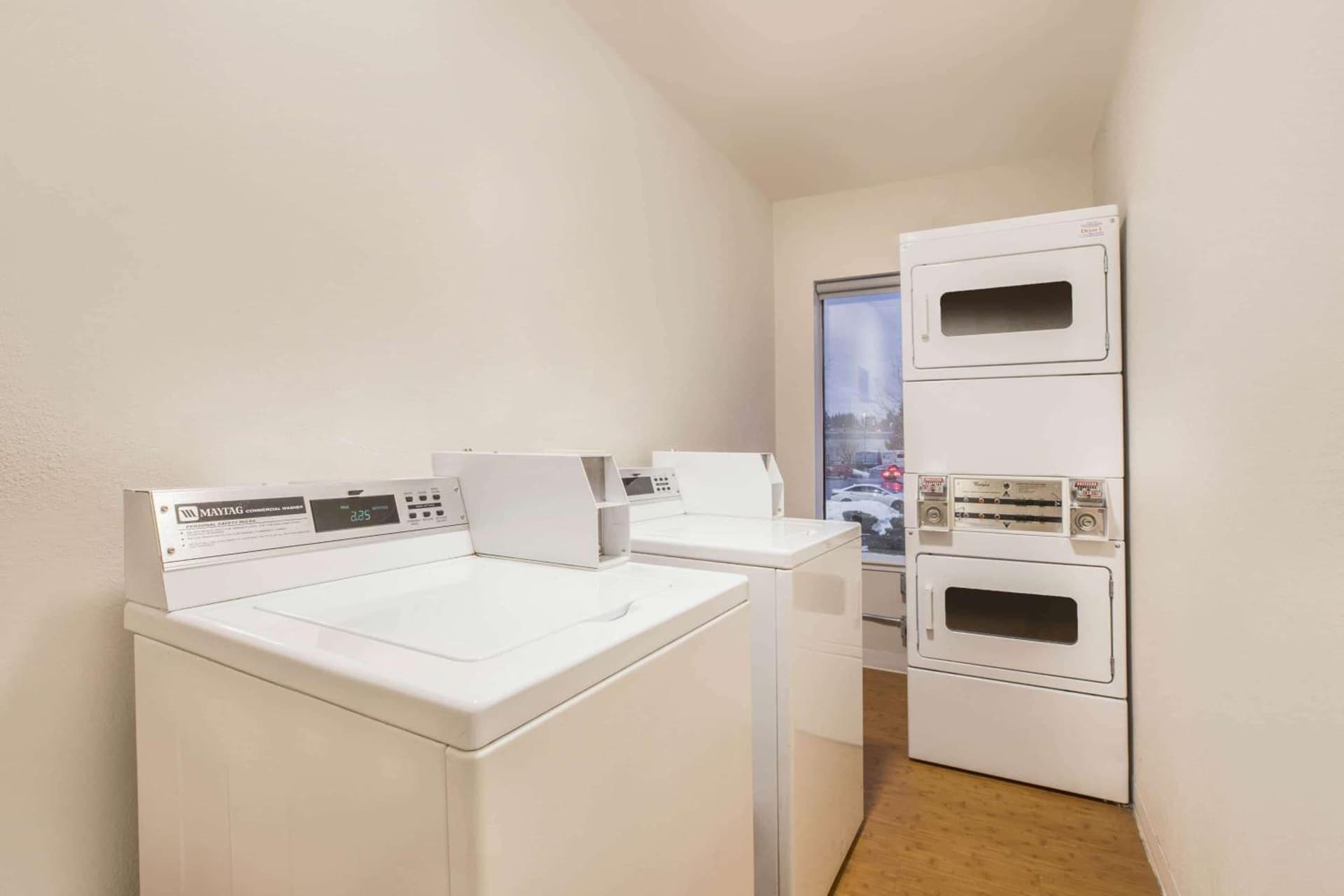 La Quinta Inn by Wyndham Everett property views in Everett, WA — gallery photo 3