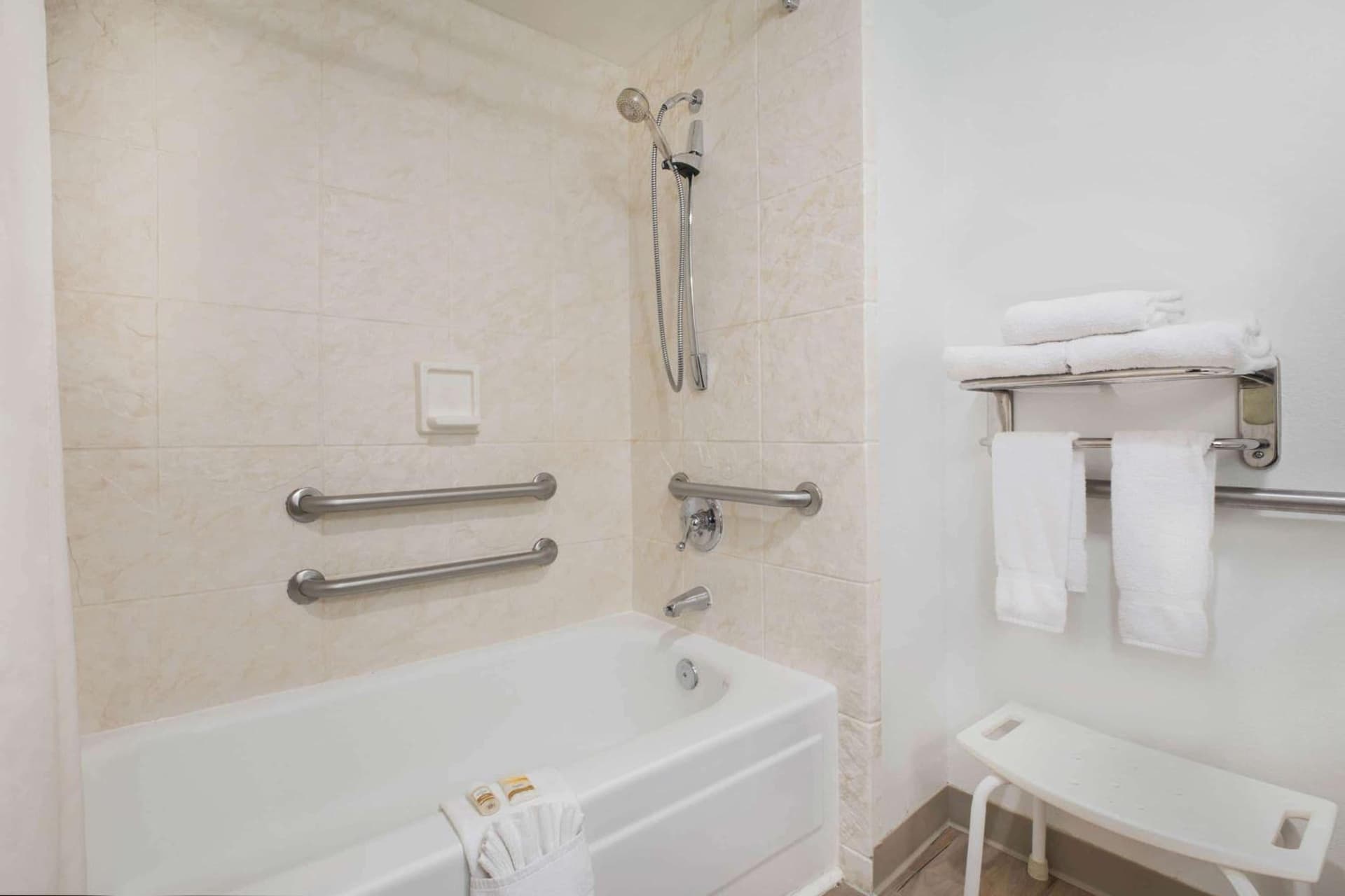 La Quinta Inn by Wyndham Everett gallery photo in Everett, WA — image 14