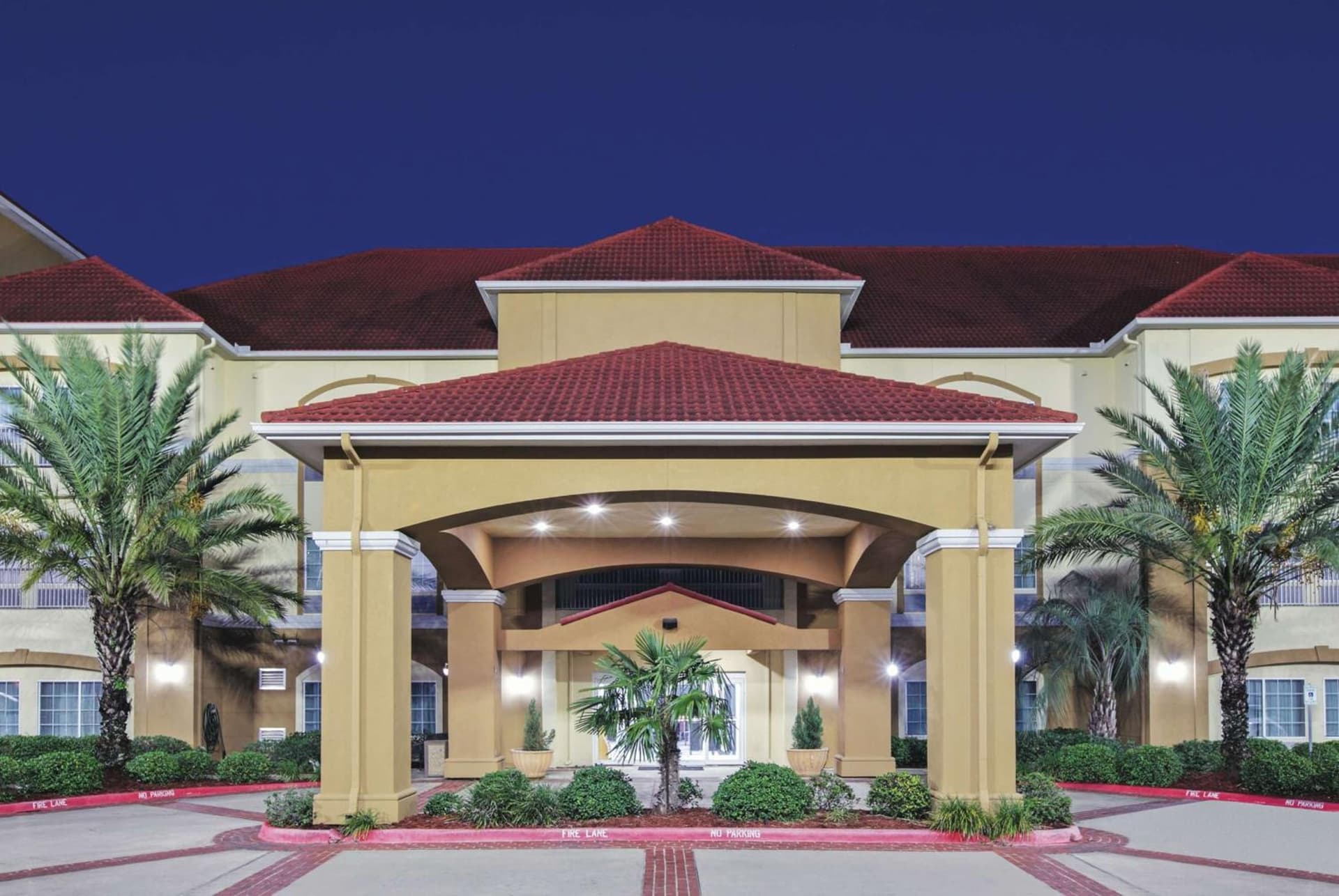 La Quinta by Wyndham Bay City interior in Bay City, TX — gallery photo 2