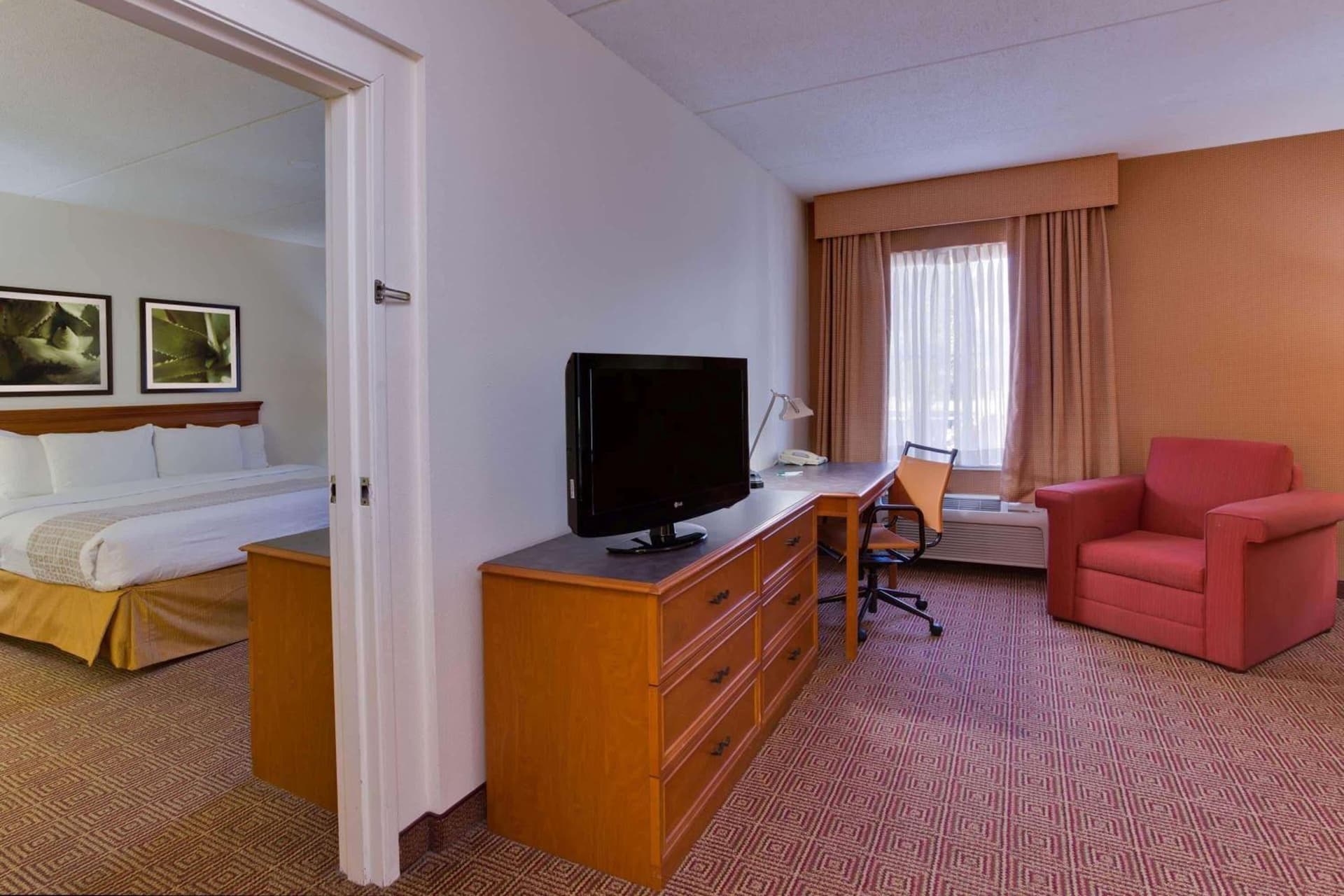 La Quinta by Wyndham Lakeland East gallery photo in Lakeland, FL — image 9